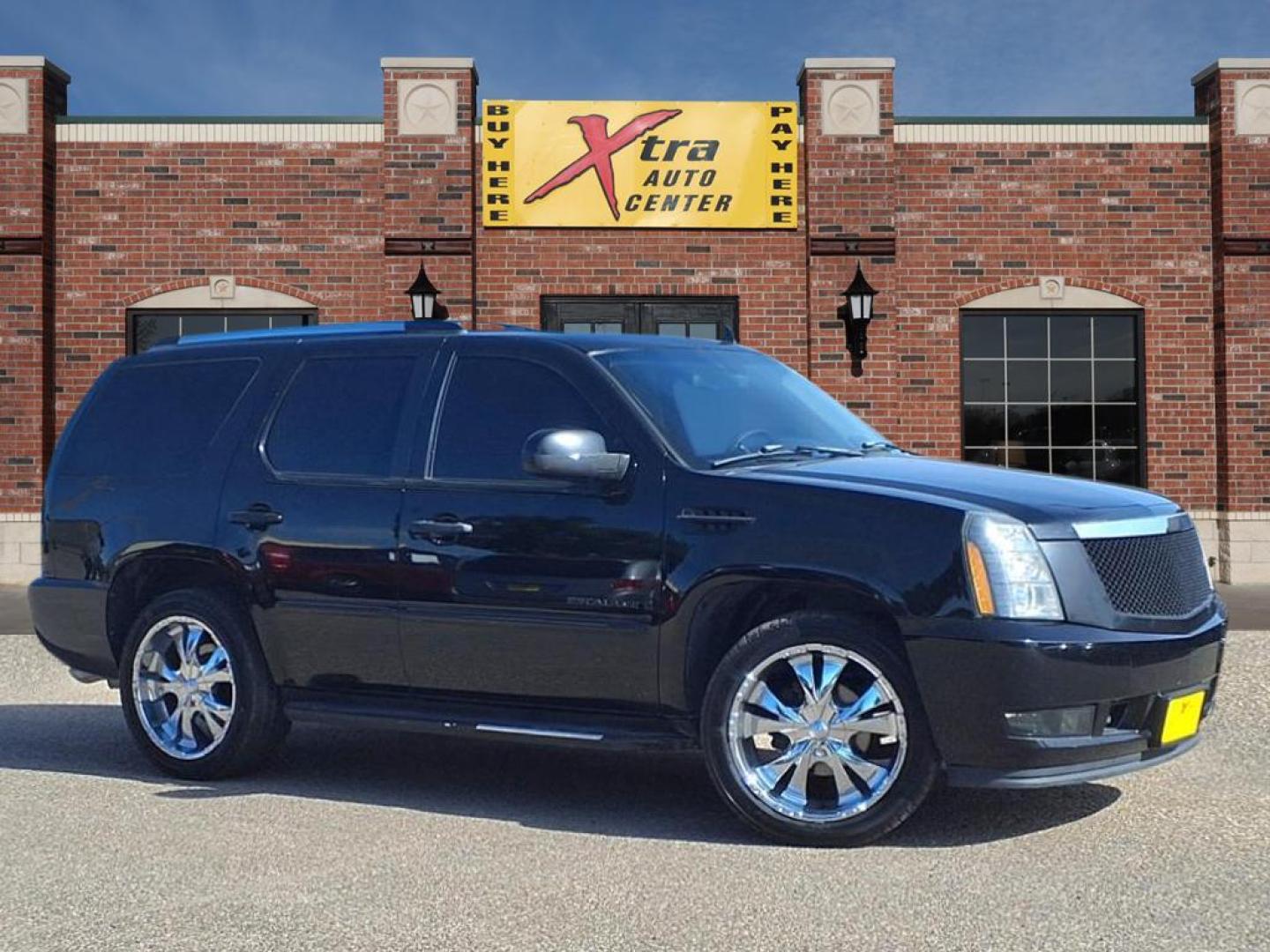 2007 Black Raven Cadillac Escalade Base (1GYEC63847R) with an 6.2L 6.2L V8 403hp 417ft. lbs. Sequential Electronic Fuel Injection engine, 6-Speed Shiftable Automatic transmission, located at 1401 N. Hobart, Pampa, TX, 79065, (806) 665-9872, 35.549953, -100.975098 - Photo#0