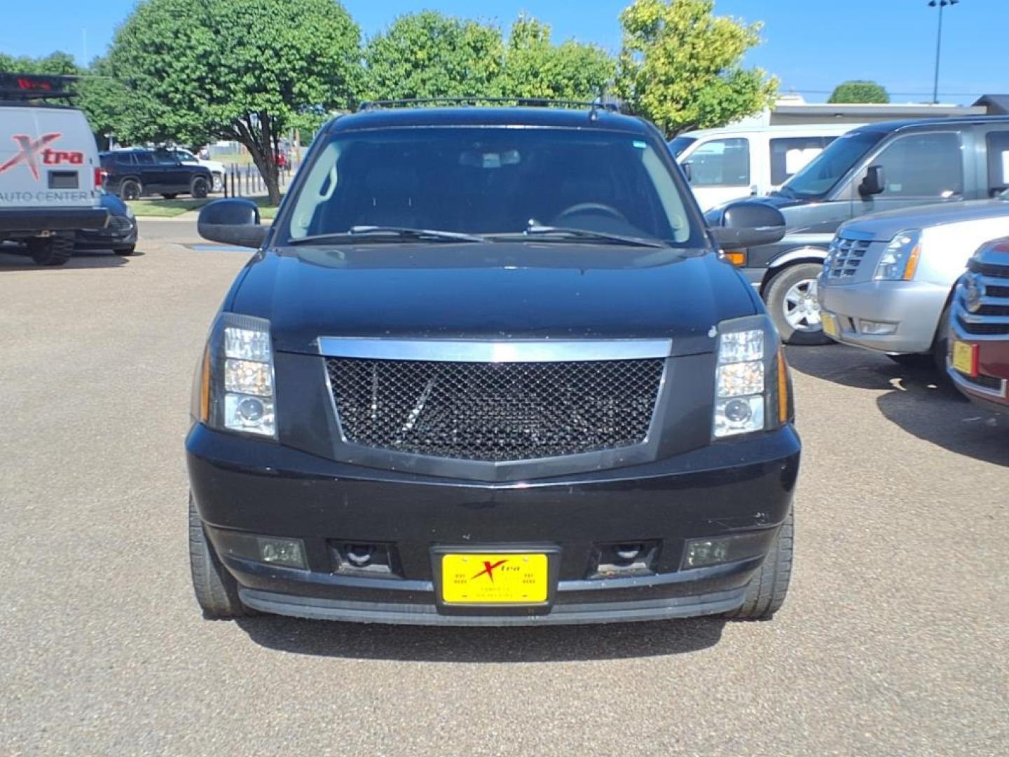 2007 Black Raven Cadillac Escalade Base (1GYEC63847R) with an 6.2L 6.2L V8 403hp 417ft. lbs. Sequential Electronic Fuel Injection engine, 6-Speed Shiftable Automatic transmission, located at 1401 N. Hobart, Pampa, TX, 79065, (806) 665-9872, 35.549953, -100.975098 - Photo#1