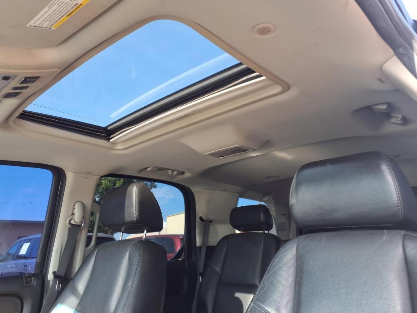 2007 Black Raven Cadillac Escalade Base (1GYEC63847R) with an 6.2L 6.2L V8 403hp 417ft. lbs. Sequential Electronic Fuel Injection engine, 6-Speed Shiftable Automatic transmission, located at 1401 N. Hobart, Pampa, TX, 79065, (806) 665-9872, 35.549953, -100.975098 - Photo#4