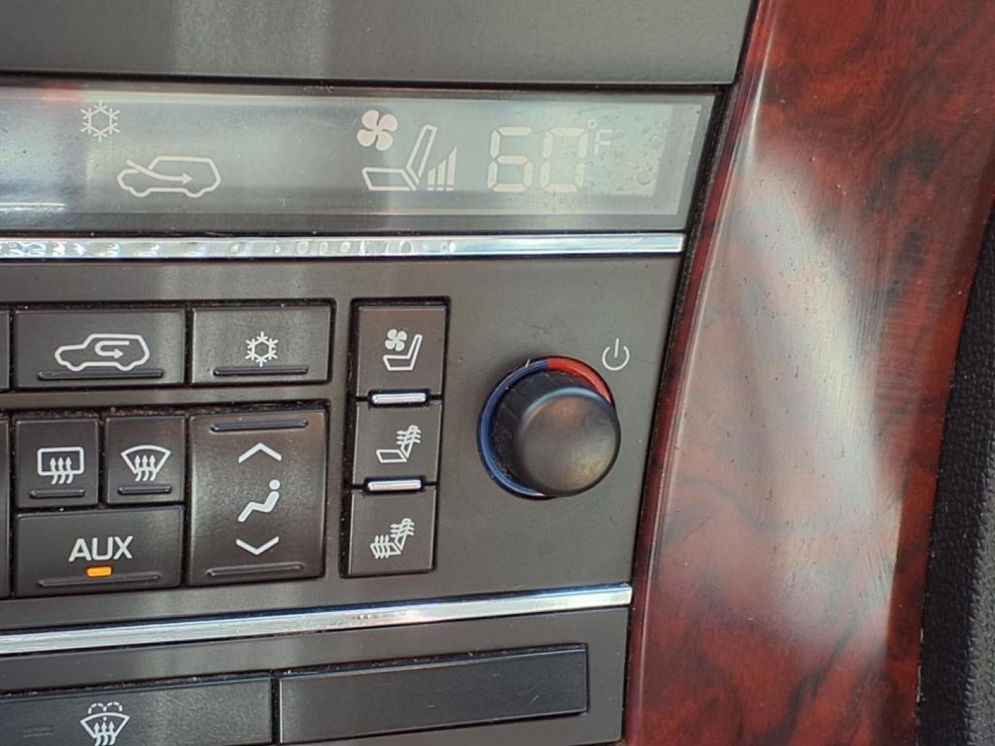 2007 Black Raven Cadillac Escalade Base (1GYEC63847R) with an 6.2L 6.2L V8 403hp 417ft. lbs. Sequential Electronic Fuel Injection engine, 6-Speed Shiftable Automatic transmission, located at 1401 N. Hobart, Pampa, TX, 79065, (806) 665-9872, 35.549953, -100.975098 - Photo#6