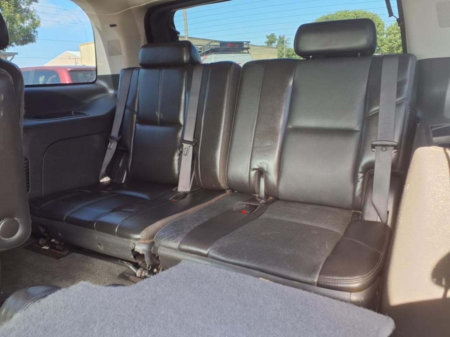 2007 Black Raven Cadillac Escalade Base (1GYEC63847R) with an 6.2L 6.2L V8 403hp 417ft. lbs. Sequential Electronic Fuel Injection engine, 6-Speed Shiftable Automatic transmission, located at 1401 N. Hobart, Pampa, TX, 79065, (806) 665-9872, 35.549953, -100.975098 - Photo#12