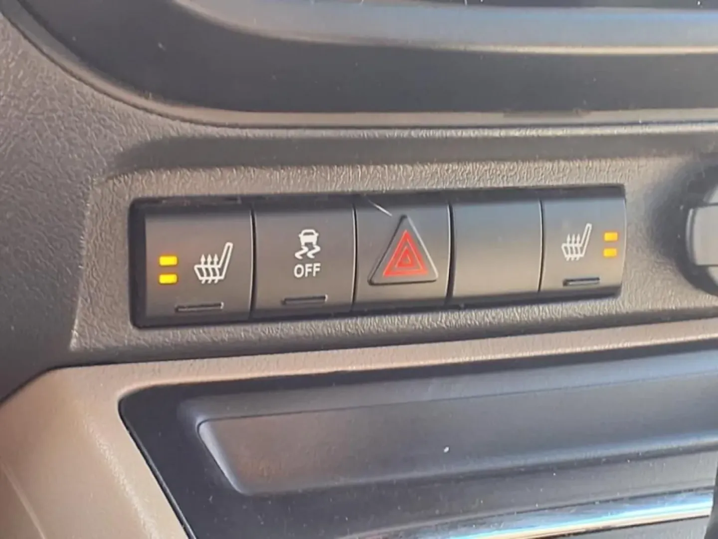 2015 Deep Cherry Red Crystal Pearl Coat Prp Jeep Compass Sport FWD (1C4NJCBAXFD) with an Other engine, CVT transmission, located at 1401 N. Hobart, Pampa, TX, 79065, (806) 665-9872, 35.549953, -100.975098 - **Explore Your Next Adventure with the 2015 Jeep Compass Sport FWD!**<br /> <br /> Are you ready to elevate your weekend adventures or daily commutes? The 2015 Jeep Compass Sport FWD is the perfect companion for those looking to embrace a versatile lifestyle without breaking the bank. Whether you're - Photo#7