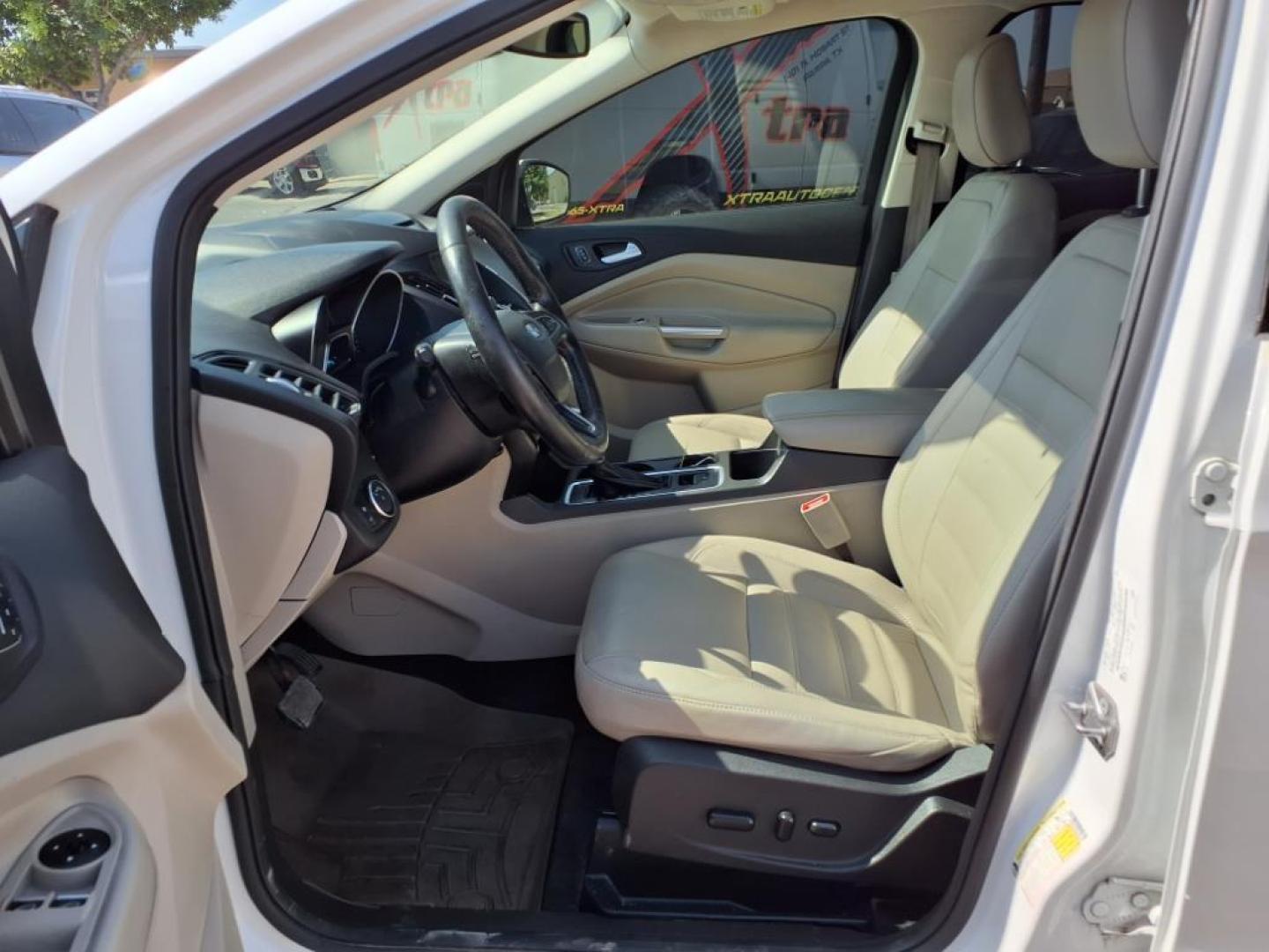 2018 White Platinum Metallic Tri-Coat Ford Escape Titanium (1FMCU9J96JU) with an 2.0L EcoBoost 2.0L Turbo I4 245hp 275ft. lbs. Direct Injection engine, 6-Speed Shiftable Automatic transmission, located at 1401 N. Hobart, Pampa, TX, 79065, (806) 665-9872, 35.549953, -100.975098 - Photo#12