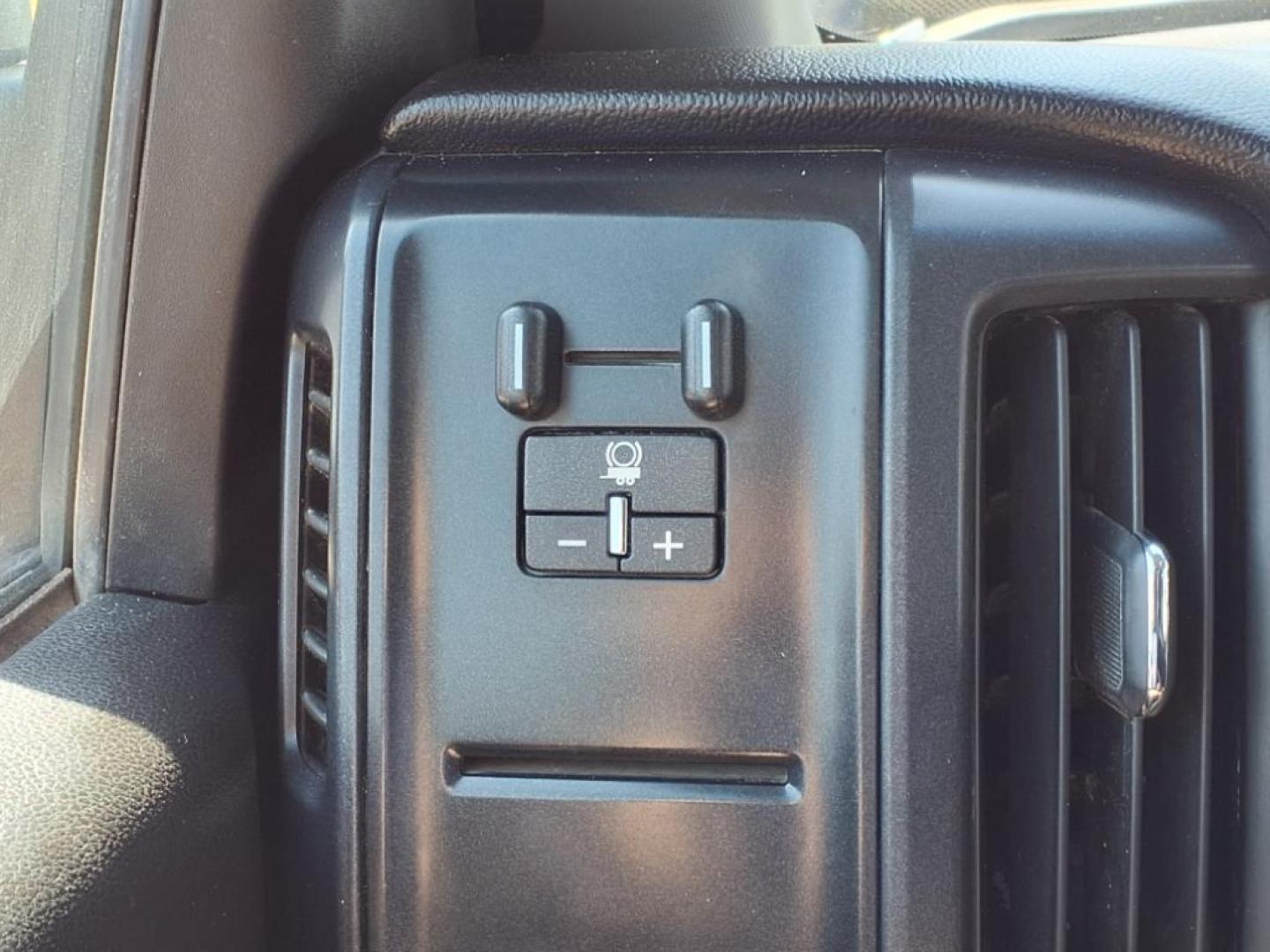 2015 Silver Ice Metallic Gan Chevrolet Silverado 2500HD Work Truck (1GC2KUE83FZ) with an 6.6L Duramax 6.6L Diesel Turbo V8 397hp 765ft. lbs. Common Rail Direct Injection engine, Allison 1000 6-Speed Shiftable Automatic transmission, located at 1401 N. Hobart, Pampa, TX, 79065, (806) 665-9872, 35.549953, -100.975098 - Photo#9