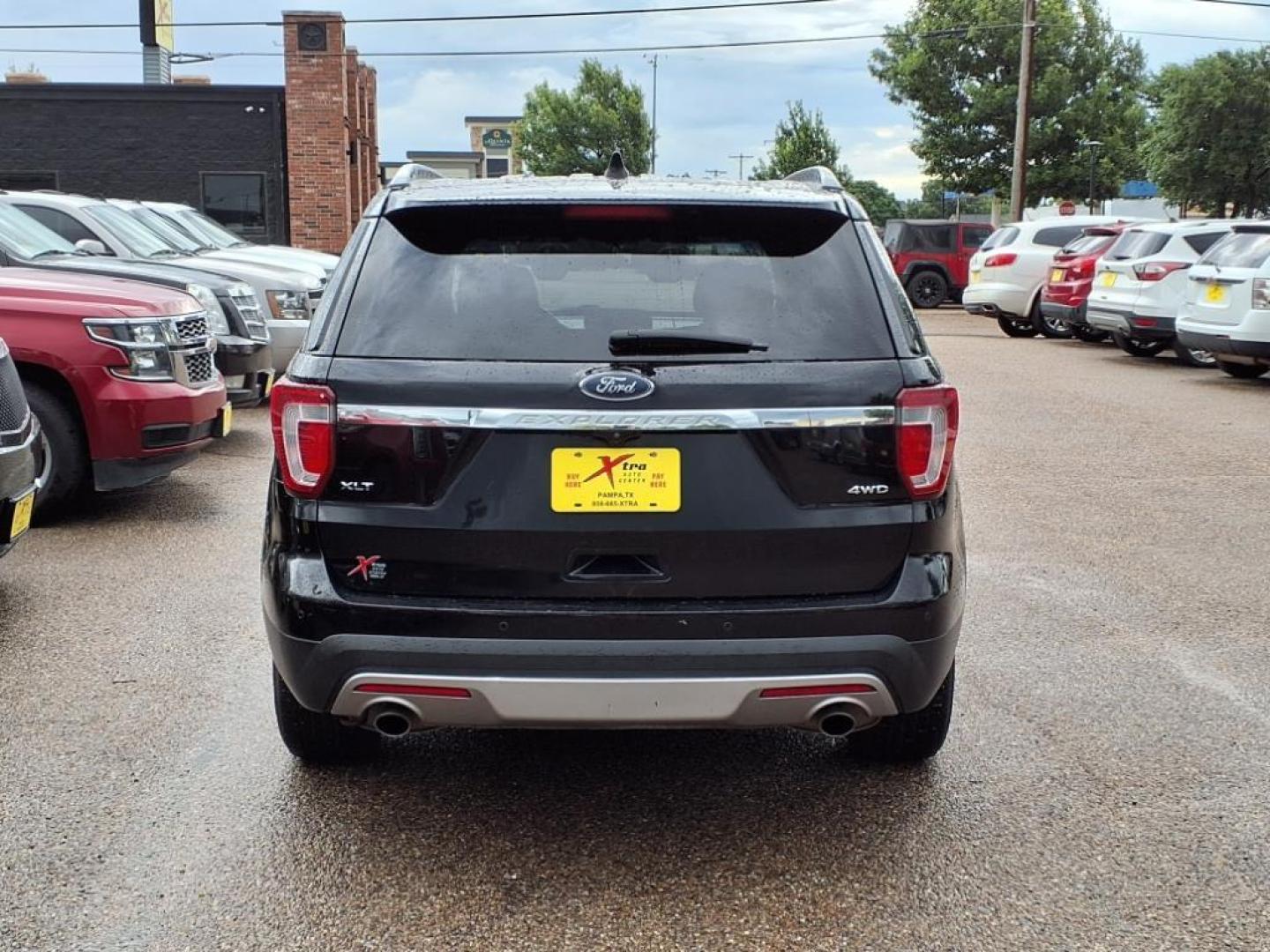 2017 Shadow Black Ford Explorer XLT (1FM5K8D81HG) with an 3.5L 3.5L V6 290hp 255ft. lbs. Direct Injection engine, 6-Speed Shiftable Automatic transmission, located at 1401 N. Hobart, Pampa, TX, 79065, (806) 665-9872, 35.549953, -100.975098 - Photo#3