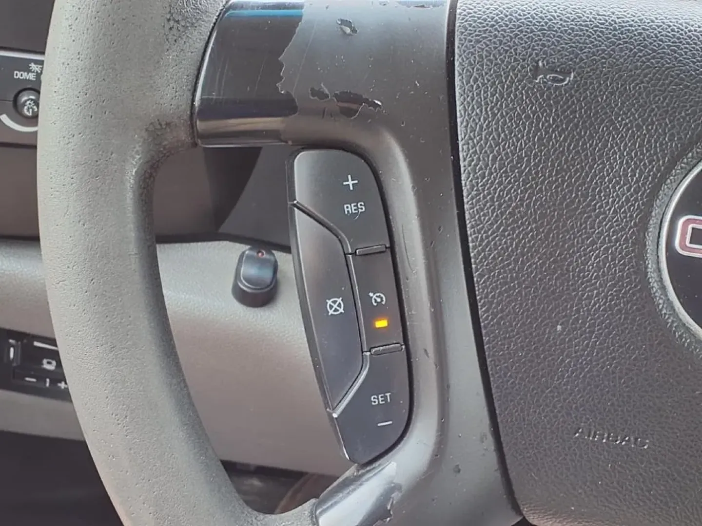 2013 Summit White GMC SIERRA 3500 (1GD412C84DF) with an 6.6L engine, Automatic transmission, located at 1401 N. Hobart, Pampa, TX, 79065, (806) 665-9872, 35.549953, -100.975098 - ### Discover Your Next Adventure with the 2013 GMC Sierra 3500HD at Xtra Auto Center!<br /> <br /> Are you ready to elevate your lifestyle with a reliable and robust vehicle that can handle everything life throws your way? Whether you're a weekend warrior seeking outdoor adventures or a hardworking - Photo#6