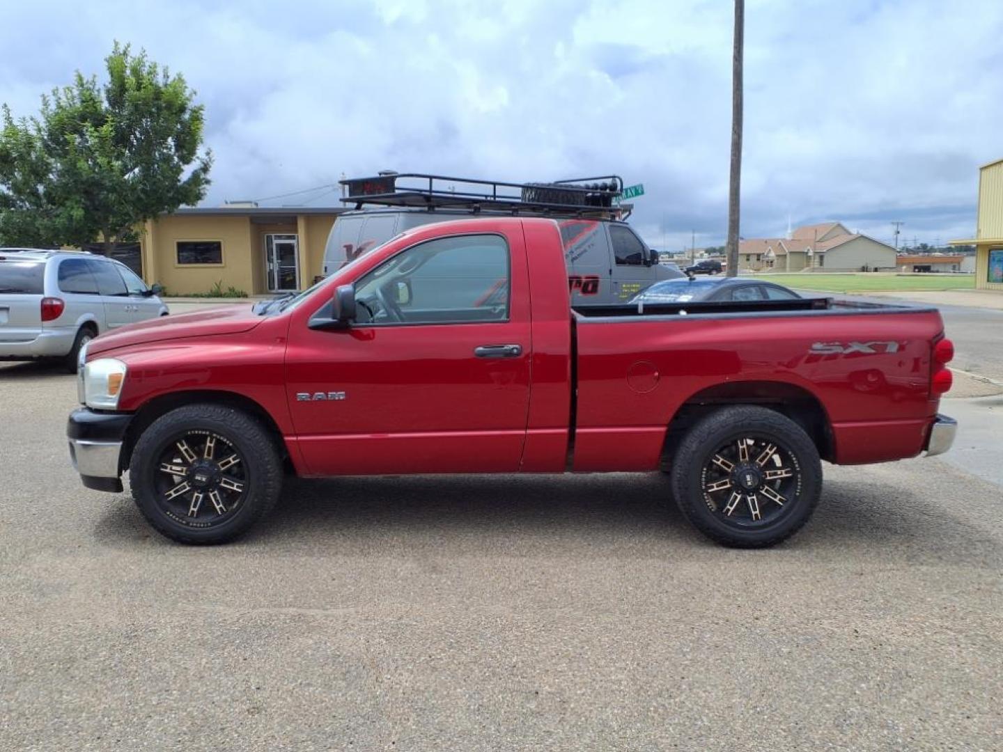 2008 Inferno Red Crystal Pearl Coat Dodge Ram 1500 ST (1D7HA16K78J) with an 3.7L 3.7L V6 215hp 235ft. lbs. Sequential Multiport Fuel Injection engine, 6-Speed Manual transmission, located at 1401 N. Hobart, Pampa, TX, 79065, (806) 665-9872, 35.549953, -100.975098 - Photo#4