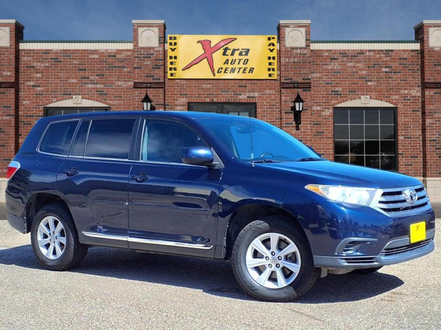2011 Nautical Blue Metallic Toyota Highlander Base (5TDZK3EH8BS) with an 3.5L 3.5L V6 270hp 248ft. lbs. Fuel Injected engine, 5-Speed Automatic transmission, located at 1401 N. Hobart, Pampa, TX, 79065, (806) 665-9872, 35.549953, -100.975098 - Photo#0