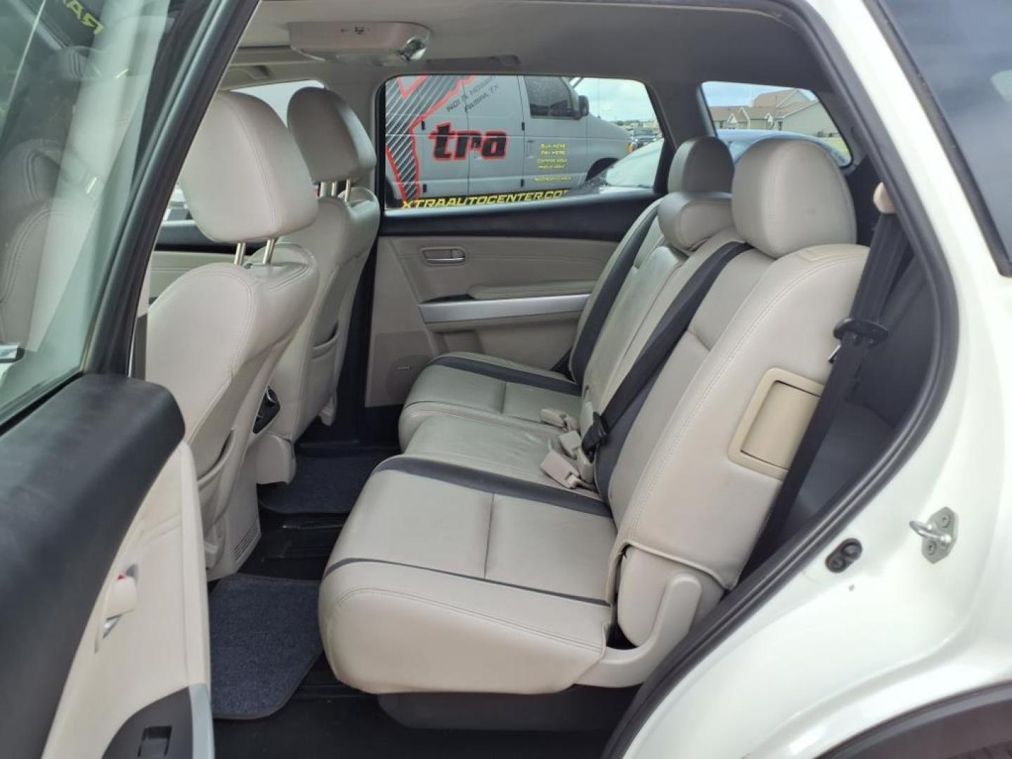 2008 Crystal White Pearl Mica Mazda CX-9 Touring (JM3TB28A880) with an 3.7L 3.7L V6 270hp 273ft. lbs. Sequential Multiport Fuel Injection engine, 6-Speed Shiftable Automatic transmission, located at 1401 N. Hobart, Pampa, TX, 79065, (806) 665-9872, 35.549953, -100.975098 - Photo#12