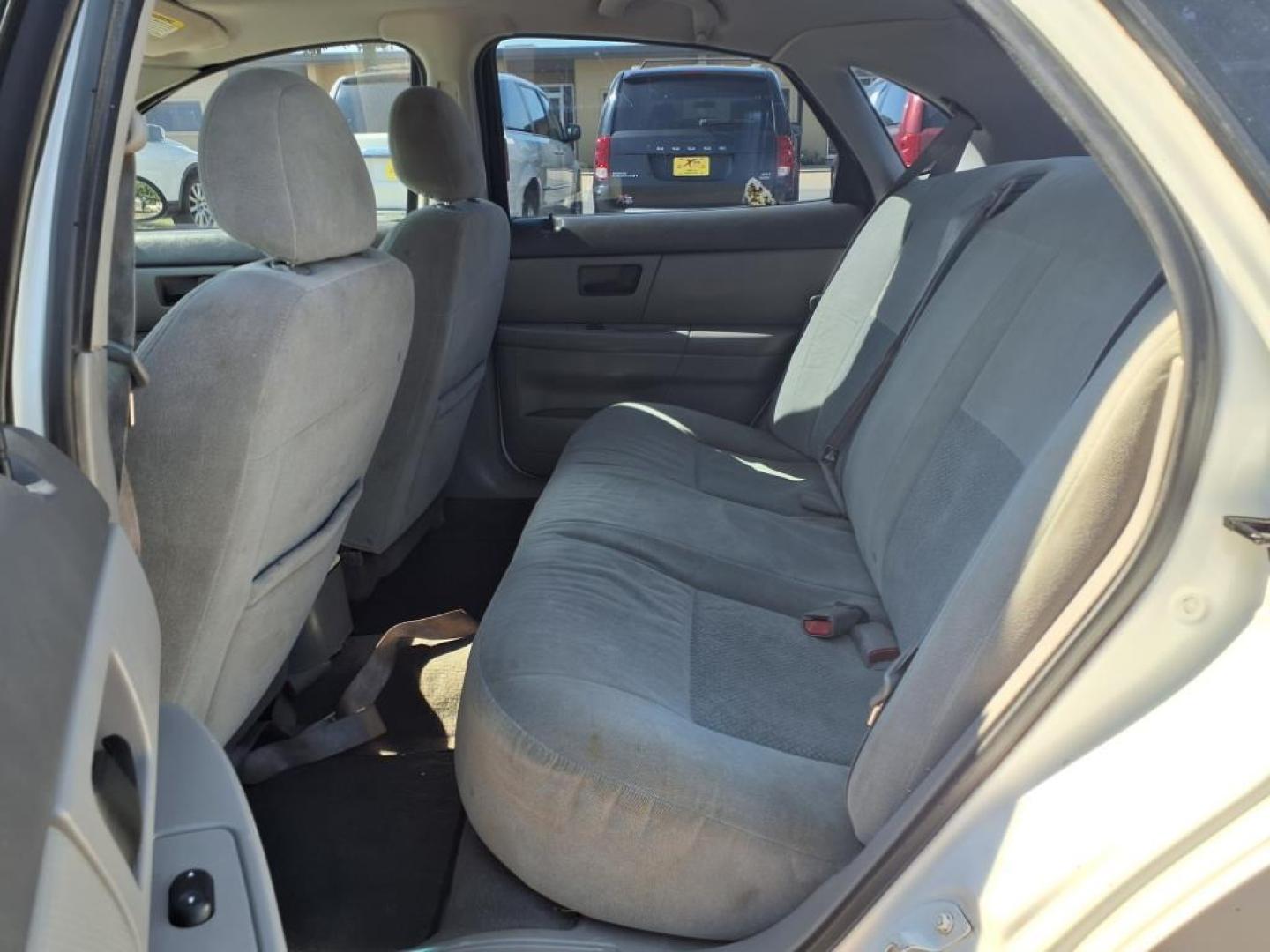 2003 Vibrant White Clearcoat Ford Taurus LX (1FAFP52U63G) with an 3.0L 3.0L NA V6 overhead valves (OHV) 12V Fuel Injected engine, 4-Speed Automatic transmission, located at 1401 N. Hobart, Pampa, TX, 79065, (806) 665-9872, 35.549953, -100.975098 - Photo#10