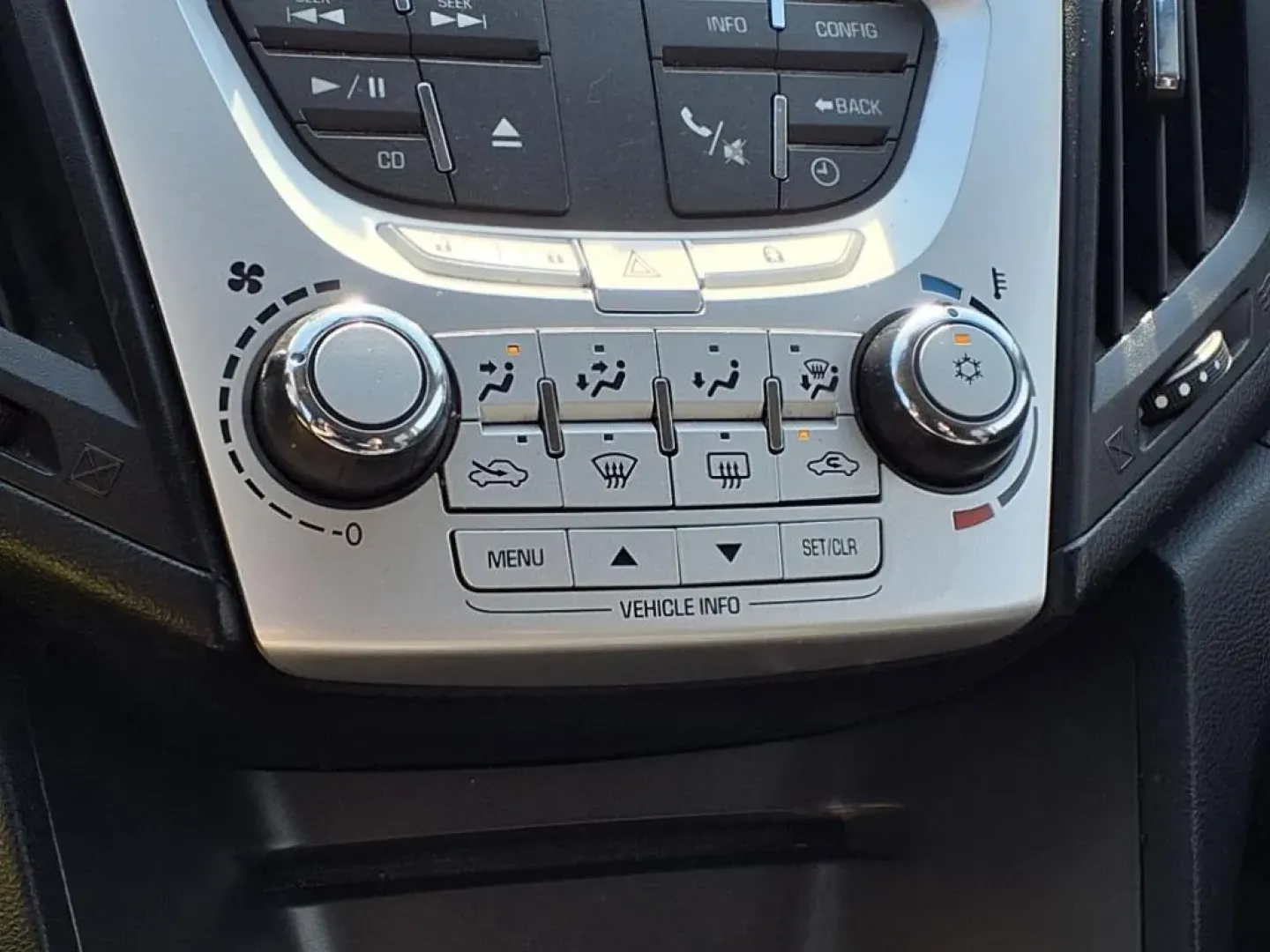 2010 Black Chevrolet EQUINOX LT (2CNALDEW5A6) with an 2.4L engine, Automatic transmission, located at 1401 N. Hobart, Pampa, TX, 79065, (806) 665-9872, 35.549953, -100.975098 - Are you ready to elevate your adventures and tackle your daily drives with confidence? The 2010 Chevrolet Equinox LT1 FWD, available at Xtra Auto Center, is the perfect SUV for families, commuters, and weekend explorers alike. With its spacious interior and impressive features, this vehicle is desig - Photo#6