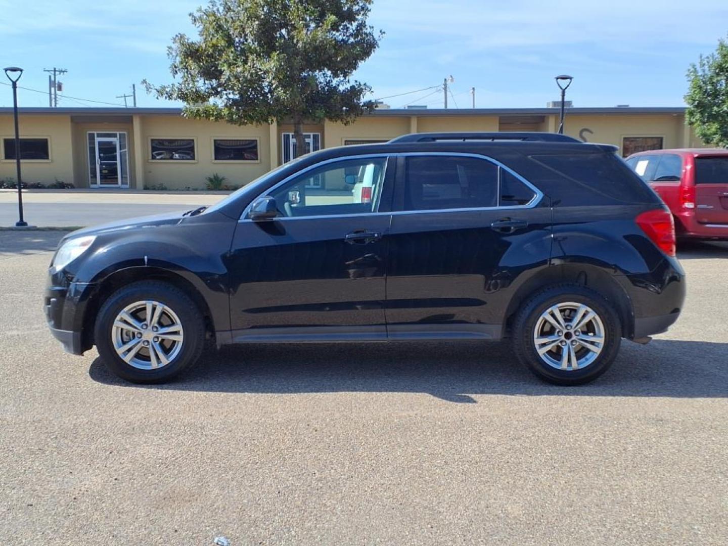 2010 Black Chevrolet Equinox LT (2CNALDEW5A6) with an 2.4L 2.4L I4 182hp 172ft. lbs. Sequential Electronic Fuel Injection engine, 6-Speed Shiftable Automatic transmission, located at 1401 N. Hobart, Pampa, TX, 79065, (806) 665-9872, 35.549953, -100.975098 - Photo#4