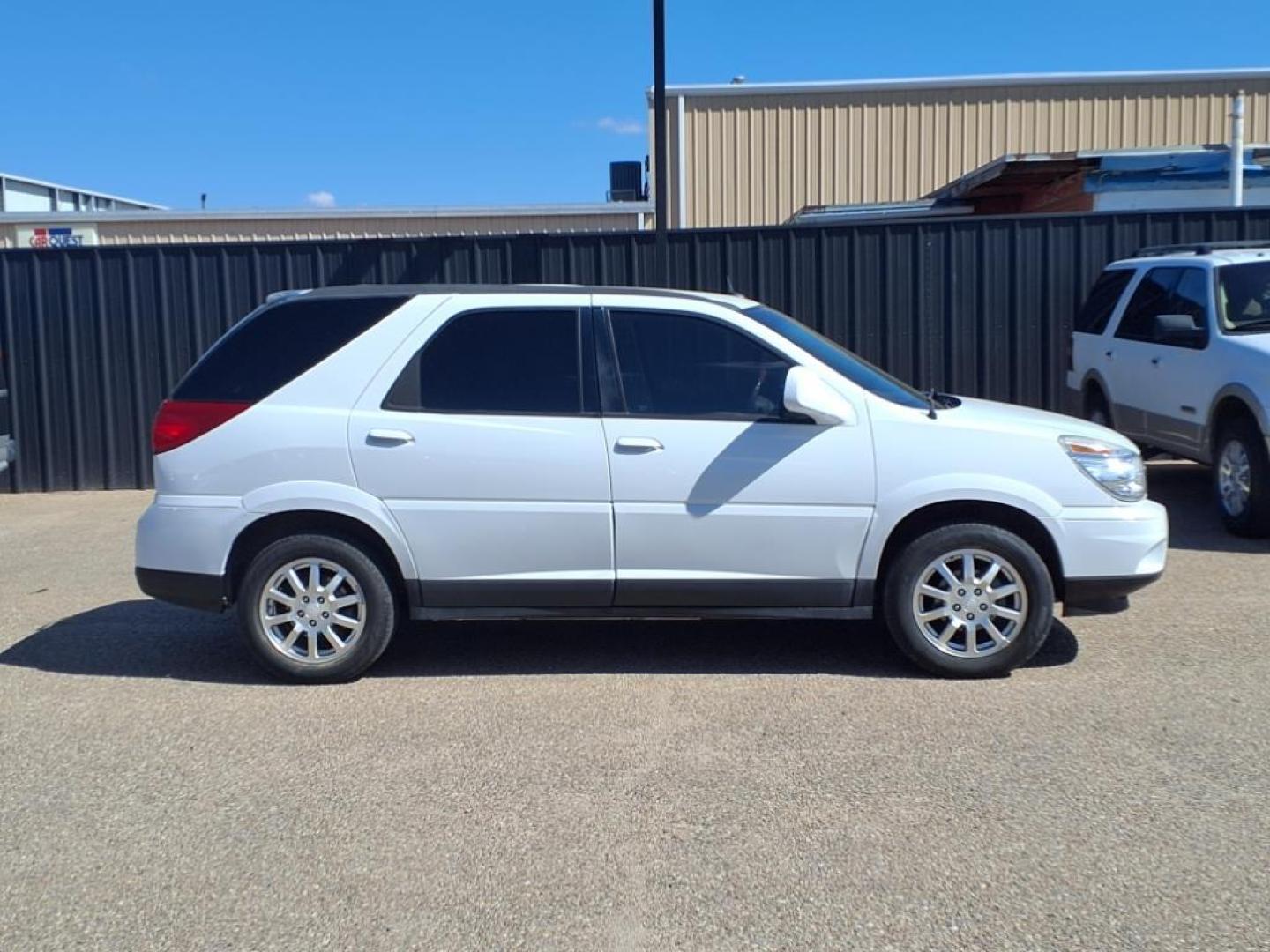 2006 Frost White Buick Rendezvous CXL (3G5DA03L16S) with an 3.5L 3.5L V6 196hp 215ft. lbs. Sequential Electronic Fuel Injection engine, 4-Speed Automatic transmission, located at 1401 N. Hobart, Pampa, TX, 79065, (806) 665-9872, 35.549953, -100.975098 - Photo#2