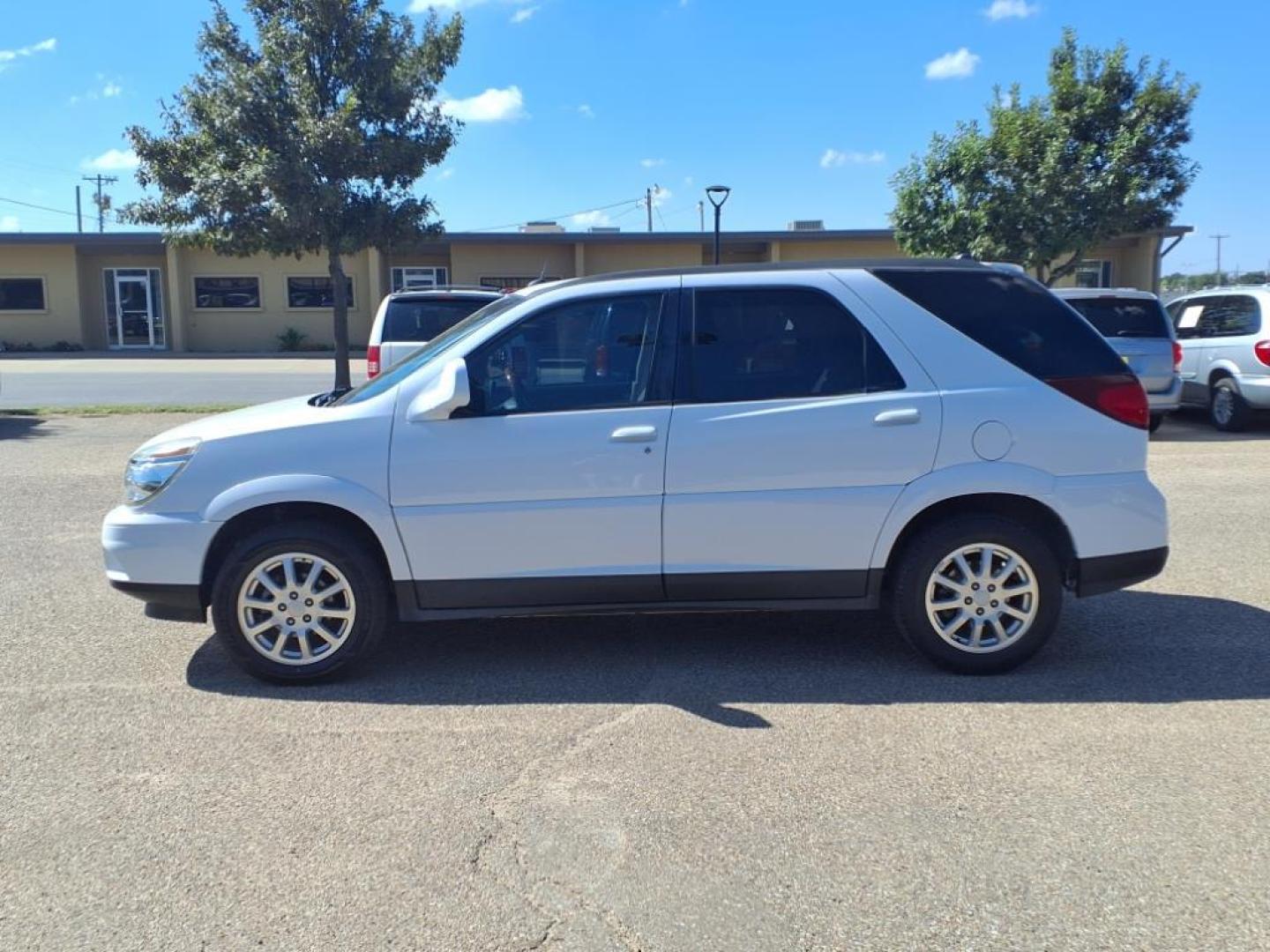 2006 Frost White Buick Rendezvous CXL (3G5DA03L16S) with an 3.5L 3.5L V6 196hp 215ft. lbs. Sequential Electronic Fuel Injection engine, 4-Speed Automatic transmission, located at 1401 N. Hobart, Pampa, TX, 79065, (806) 665-9872, 35.549953, -100.975098 - Photo#4