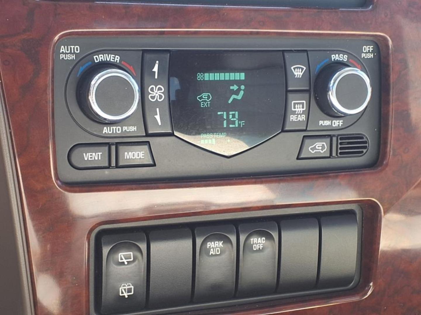 2006 Frost White Buick Rendezvous CXL (3G5DA03L16S) with an 3.5L 3.5L V6 196hp 215ft. lbs. Sequential Electronic Fuel Injection engine, 4-Speed Automatic transmission, located at 1401 N. Hobart, Pampa, TX, 79065, (806) 665-9872, 35.549953, -100.975098 - Photo#6