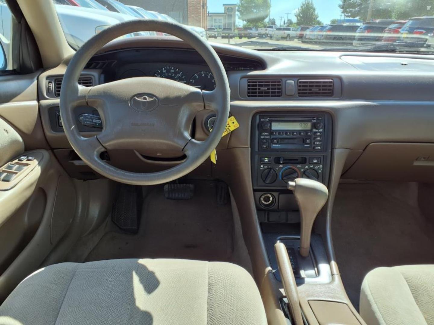 1999 Cashmere Beige Metallic Toyota Camry CE (4T1BG22KXXU) with an 2.2L 2L NA I4 double overhead cam (DOHC) 16V Fuel Injected engine, Automatic transmission, located at 1401 N. Hobart, Pampa, TX, 79065, (806) 665-9872, 35.549953, -100.975098 - Photo#9