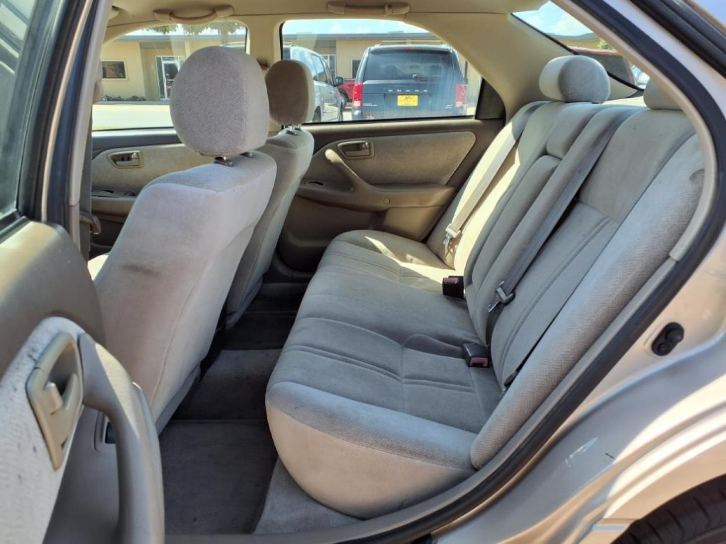 1999 Cashmere Beige Metallic Toyota Camry CE (4T1BG22KXXU) with an 2.2L 2L NA I4 double overhead cam (DOHC) 16V Fuel Injected engine, Automatic transmission, located at 1401 N. Hobart, Pampa, TX, 79065, (806) 665-9872, 35.549953, -100.975098 - Photo#11