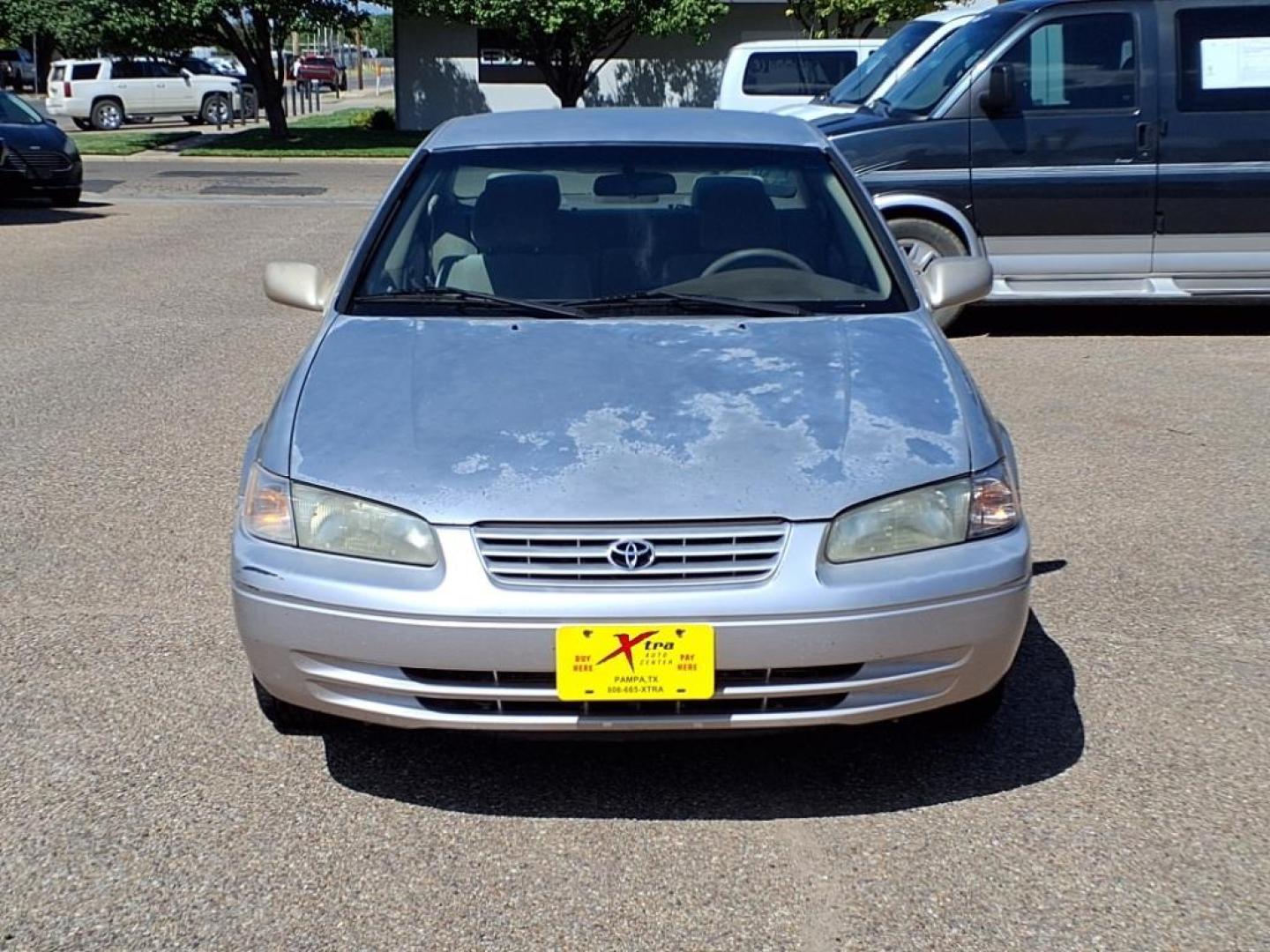 1999 Cashmere Beige Metallic Toyota Camry CE (4T1BG22KXXU) with an 2.2L 2L NA I4 double overhead cam (DOHC) 16V Fuel Injected engine, Automatic transmission, located at 1401 N. Hobart, Pampa, TX, 79065, (806) 665-9872, 35.549953, -100.975098 - Photo#1