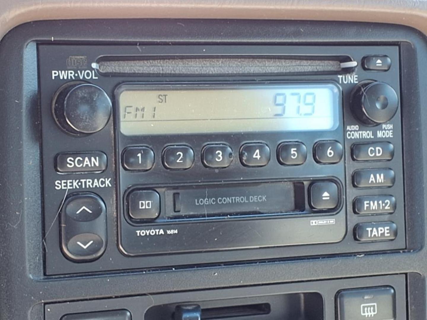 1999 Cashmere Beige Metallic Toyota Camry CE (4T1BG22KXXU) with an 2.2L 2L NA I4 double overhead cam (DOHC) 16V Fuel Injected engine, Automatic transmission, located at 1401 N. Hobart, Pampa, TX, 79065, (806) 665-9872, 35.549953, -100.975098 - Photo#5