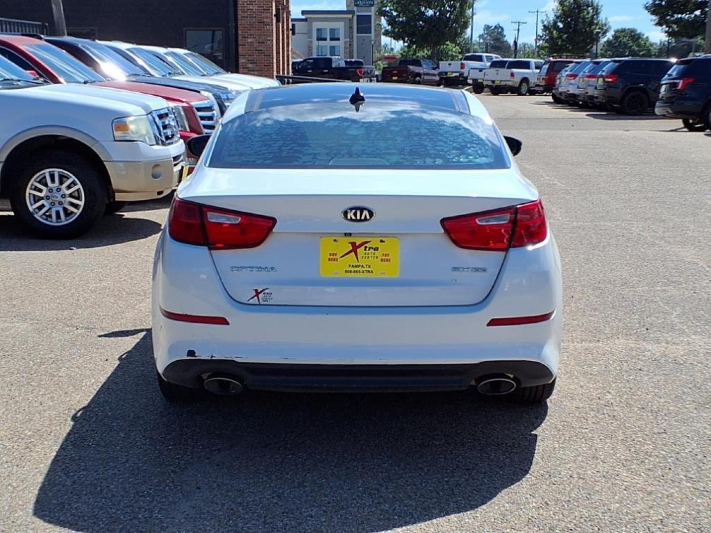 2015 Snow White Pearl Kia Optima EX (5XXGN4A76FG) with an 2.4L 2.4L I4 192hp 181ft. lbs. Direct Injection engine, 6-Speed Shiftable Automatic transmission, located at 1401 N. Hobart, Pampa, TX, 79065, (806) 665-9872, 35.549953, -100.975098 - Photo#3