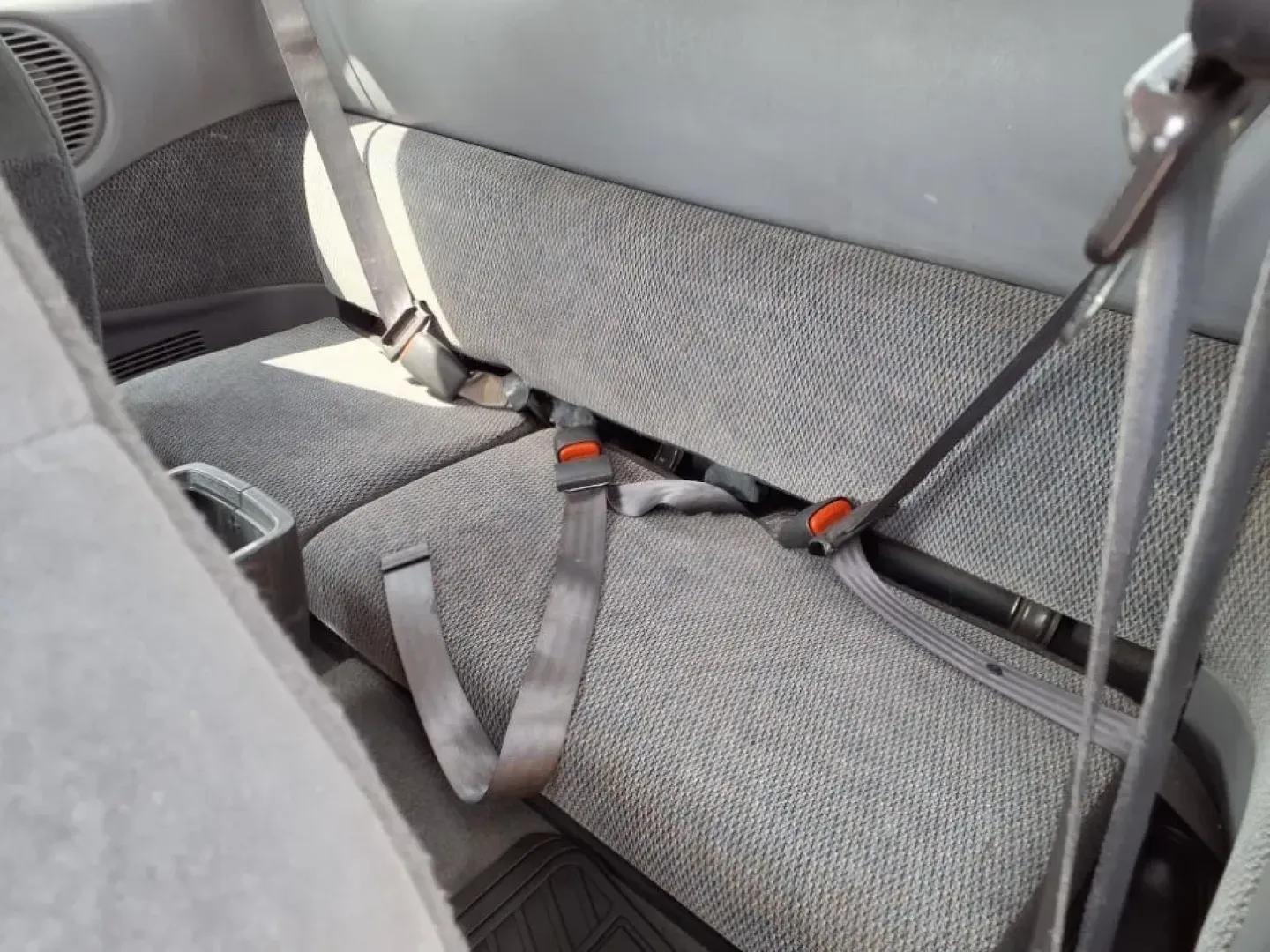 1999 Silver Dodge DAKOTA (1B7GL22X5XS) with an 3.9L engine, Automatic transmission, located at 1401 N. Hobart, Pampa, TX, 79065, (806) 665-9872, 35.549953, -100.975098 - **Rugged Yet Reliable: Discover the 1999 Dodge Dakota at Xtra Auto Center in Pampa, TX!**<br /> <br /> Are you an adventurous soul looking for the perfect pickup to accompany you on all your weekend escapades? Or perhaps you need a dependable vehicle that can handle your daily commute while providin - Photo#11