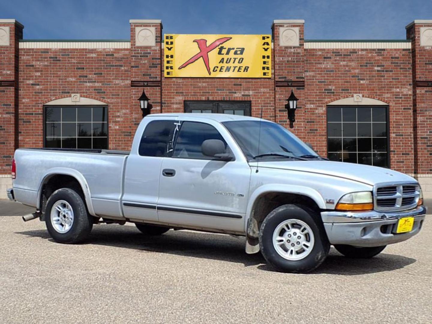 1999 Silver Dodge Dakota SLT (1B7GL22X5XS) with an 3.9L 3.9L V6 175hp 225ft. lbs. Fuel Injected engine, Automatic transmission, located at 1401 N. Hobart, Pampa, TX, 79065, (806) 665-9872, 35.549953, -100.975098 - Photo#0