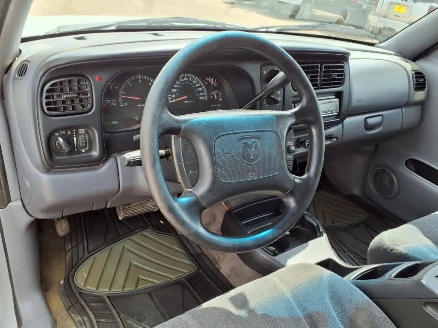 1999 Silver Dodge Dakota Club Cab 2WD (1B7GL22X5XS) with an Other engine, Automatic transmission, located at 1401 N. Hobart, Pampa, TX, 79065, (806) 665-9872, 35.549953, -100.975098 - **Rugged Yet Reliable: Discover the 1999 Dodge Dakota at Xtra Auto Center in Pampa, TX!**<br /> <br /> Are you an adventurous soul looking for the perfect pickup to accompany you on all your weekend escapades? Or perhaps you need a dependable vehicle that can handle your daily commute while providin - Photo#9