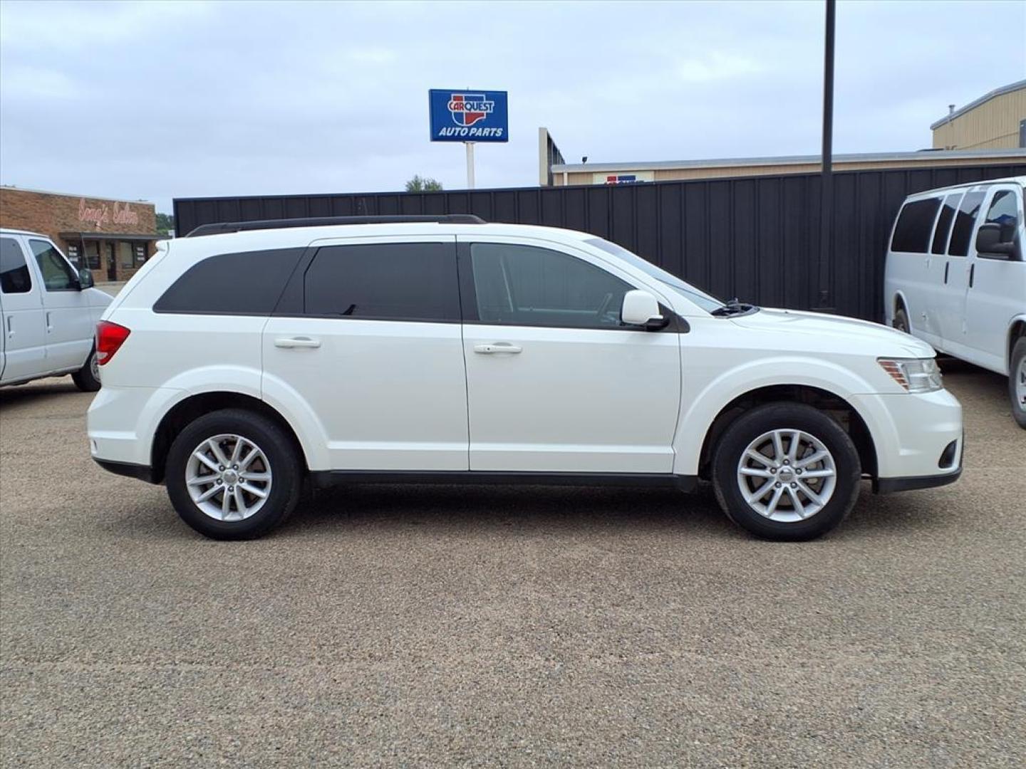 2016 White Dodge Journey SXT (3C4PDCBG0GT) with an 3.6L Pentastar 3.6L Flex Fuel V6 283hp 260ft. lbs. Sequential Multiport Fuel Injection engine, 6-Speed Shiftable Automatic transmission, located at 1401 N. Hobart, Pampa, TX, 79065, (806) 665-9872, 35.549953, -100.975098 - Photo#2