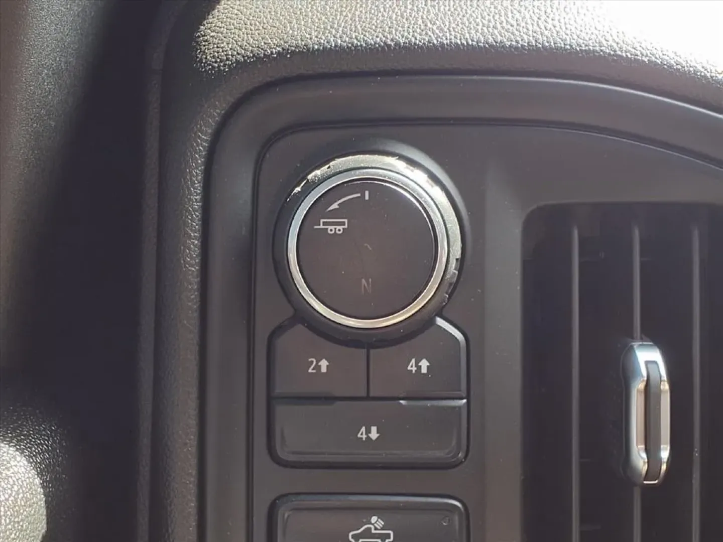 2021 Black Chevrolet Silverado 2500HD Custom Crew Cab Short Box 4WD (1GC4YMEY4MF) with an Other engine, located at 1401 N. Hobart, Pampa, TX, 79065, (806) 665-9872, 35.549953, -100.975098 - **Unleash Your Adventures with the 2021 Chevrolet Silverado 2500HD!**<br /> <br /> Are you ready to elevate your weekend adventures, tackle home improvement projects, or embark on cross-country road trips? The 2021 Chevrolet Silverado 2500HD is not just a truck; it's your ultimate partner in creatin - Photo#9