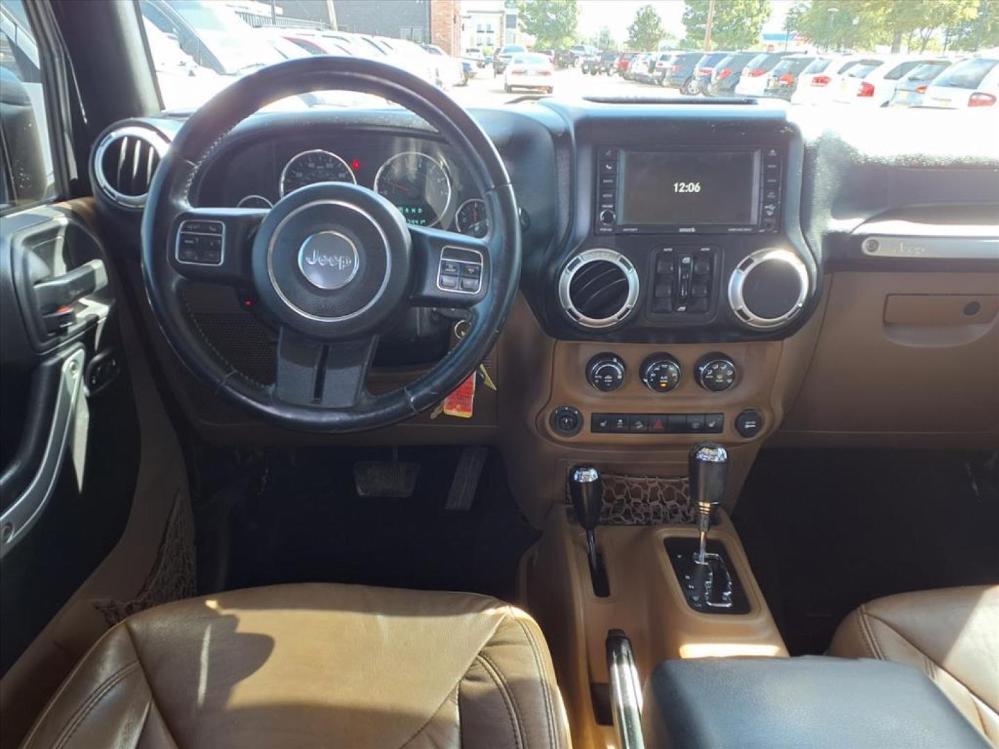 2015 Black Clear Coat Jeep Wrangler Unlimited Sahara (1C4HJWEG3FL) with an 3.6L 3.6L V6 285hp 260ft. lbs. Sequential Multiport Fuel Injection engine, 5-Speed Automatic transmission, located at 1401 N. Hobart, Pampa, TX, 79065, (806) 665-9872, 35.549953, -100.975098 - Photo#10