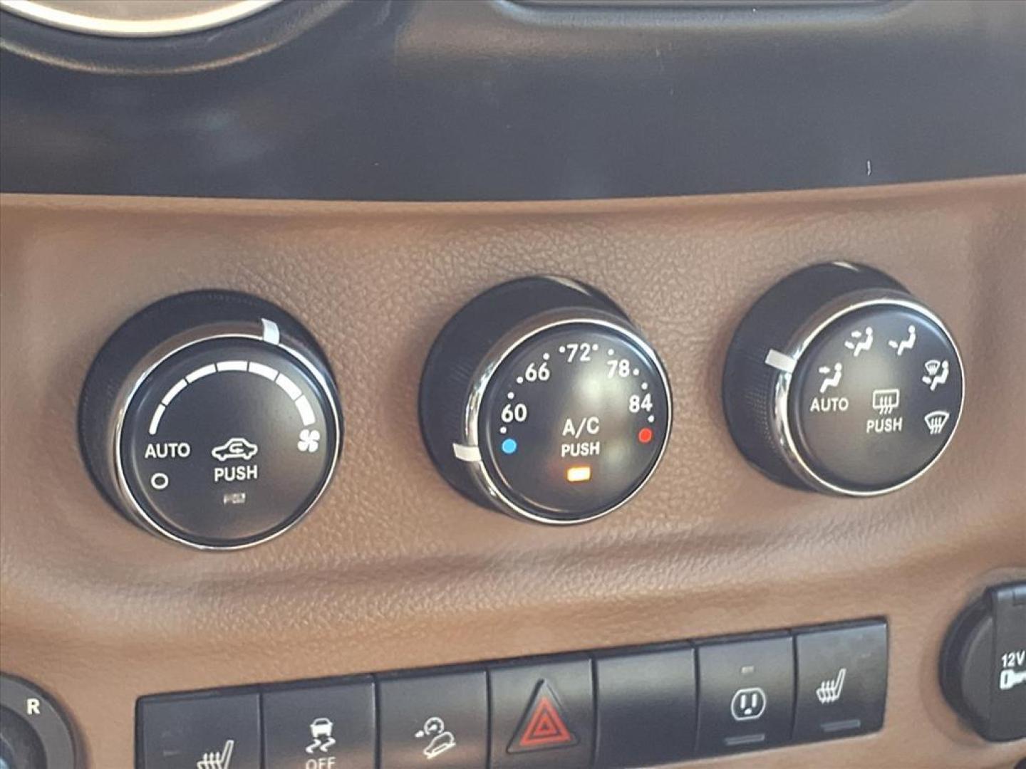 2015 Black Clear Coat Jeep Wrangler Unlimited Sahara (1C4HJWEG3FL) with an 3.6L 3.6L V6 285hp 260ft. lbs. Sequential Multiport Fuel Injection engine, 5-Speed Automatic transmission, located at 1401 N. Hobart, Pampa, TX, 79065, (806) 665-9872, 35.549953, -100.975098 - Photo#8