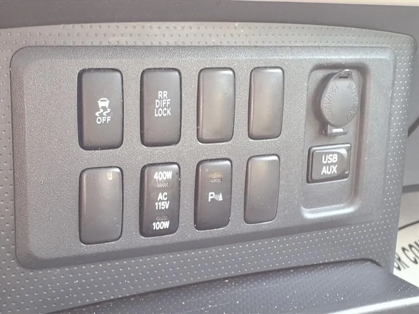 2011 Ice Berg Toyota FJ Cruiser 2WD (JTEZU4BFXBK) with an Other engine, located at 1401 N. Hobart, Pampa, TX, 79065, (806) 665-9872, 35.549953, -100.975098 - **Unleash Adventure with the 2011 Toyota FJ Cruiser at Xtra Auto Center!**<br /> <br /> Are you ready to elevate your weekend getaways or tackle your daily commutes in style? At Xtra Auto Center, we present the perfect blend of rugged capability and urban comfort with this stunning 2011 Toyota FJ Cr - Photo#8