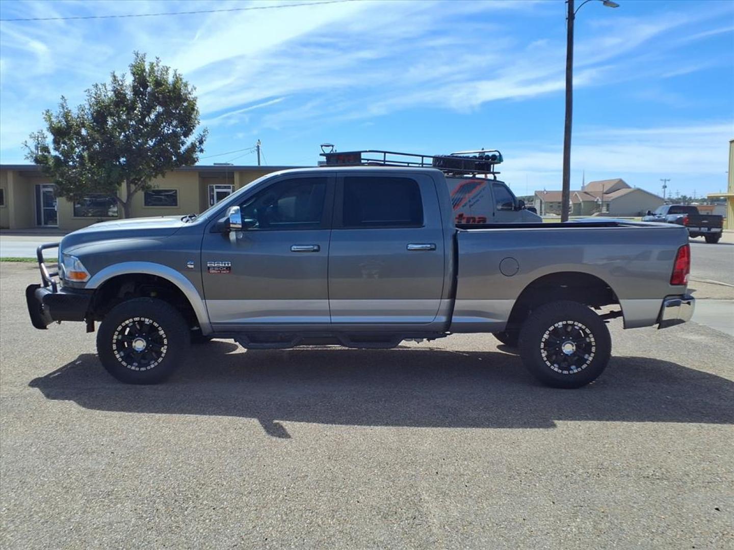 2012 Mineral Gray Metallic Clear Coat/Bright Silver Met RAM 2500 Laramie (3C6UD5FL0CG) with an 6.7L Cummins 6.7L Diesel Turbo I6 350hp 650ft. lbs. Common Rail Direct Injection engine, 6-Speed Shiftable Automatic transmission, located at 1401 N. Hobart, Pampa, TX, 79065, (806) 665-9872, 35.549953, -100.975098 - Photo#4