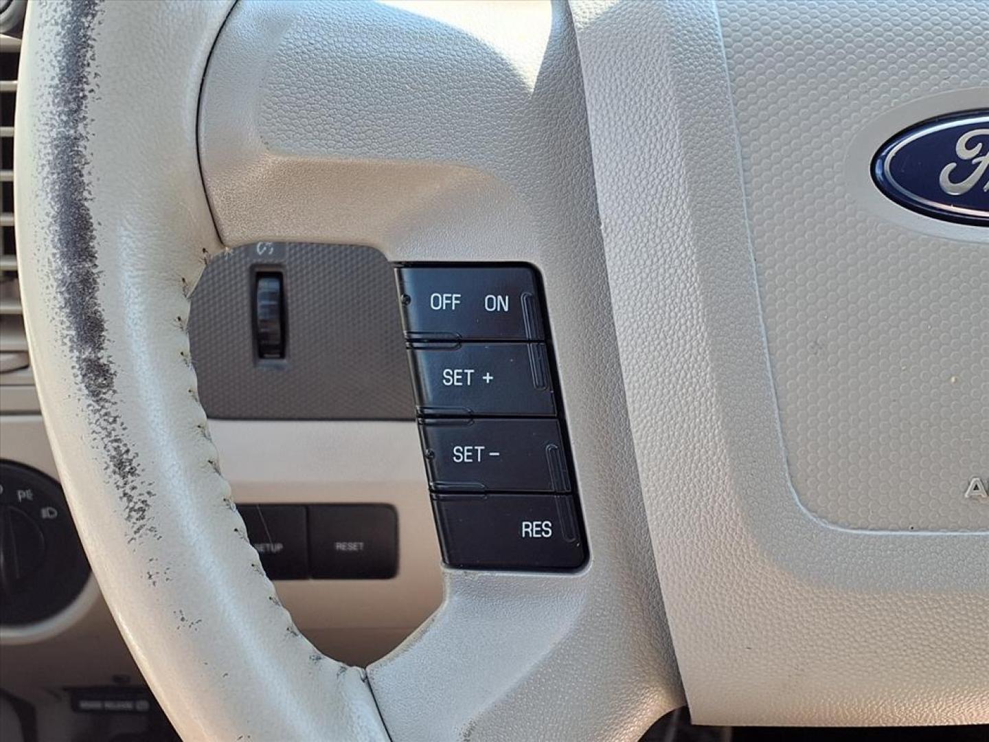 2011 Steel Blue Metallic Ford Escape XLT (1FMCU0DG1BK) with an 3.0L 3.0L Flex Fuel V6 240hp 223ft. lbs. Sequential Multiport Fuel Injection engine, 6-Speed Automatic transmission, located at 1401 N. Hobart, Pampa, TX, 79065, (806) 665-9872, 35.549953, -100.975098 - Photo#5