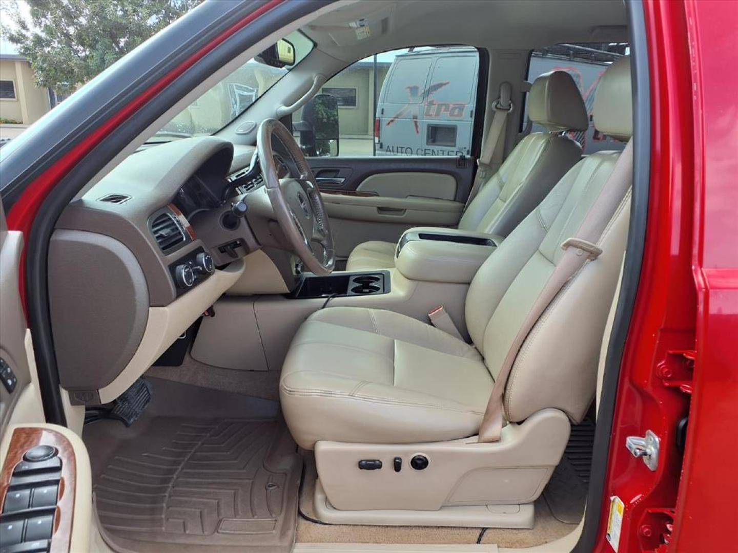 2007 Fire Red GMC Sierra 2500HD SLT (1GTHK23687F) with an 6.6L Duramax 6.6L Turbo Diesel V8 365hp 660ft. lbs. Direct Injection engine, 6-Speed Shiftable Automatic transmission, located at 1401 N. Hobart, Pampa, TX, 79065, (806) 665-9872, 35.549953, -100.975098 - Photo#13