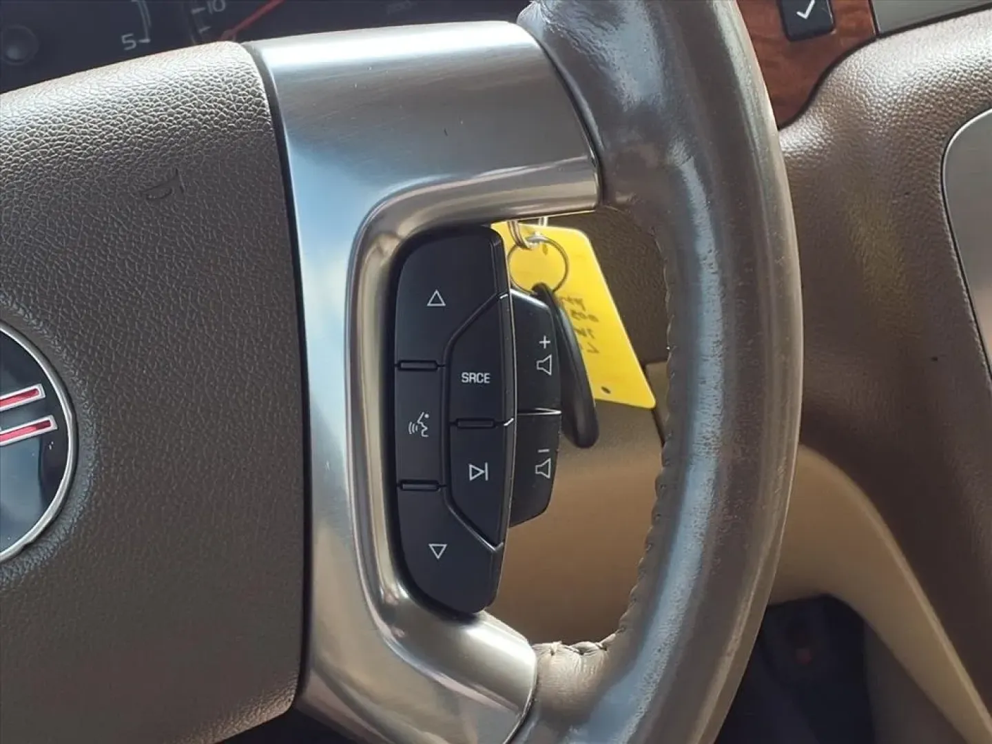 2007 Fire Red GMC Sierra 2500HD SLE2 Crew Cab 4WD (1GTHK23687F) with an Other engine, Automatic transmission, located at 1401 N. Hobart, Pampa, TX, 79065, (806) 665-9872, 35.549953, -100.975098 - **Unleash Your Adventure with This 2007 GMC Sierra 2500HD Perfect for Families and Outdoor Enthusiasts!**<br /> <br /> If you're on the lookout for a versatile vehicle that can handle both daily commuting and weekend adventures, look no further! The 2007 GMC Sierra 2500HD crew cab pickup is the ide - Photo#8