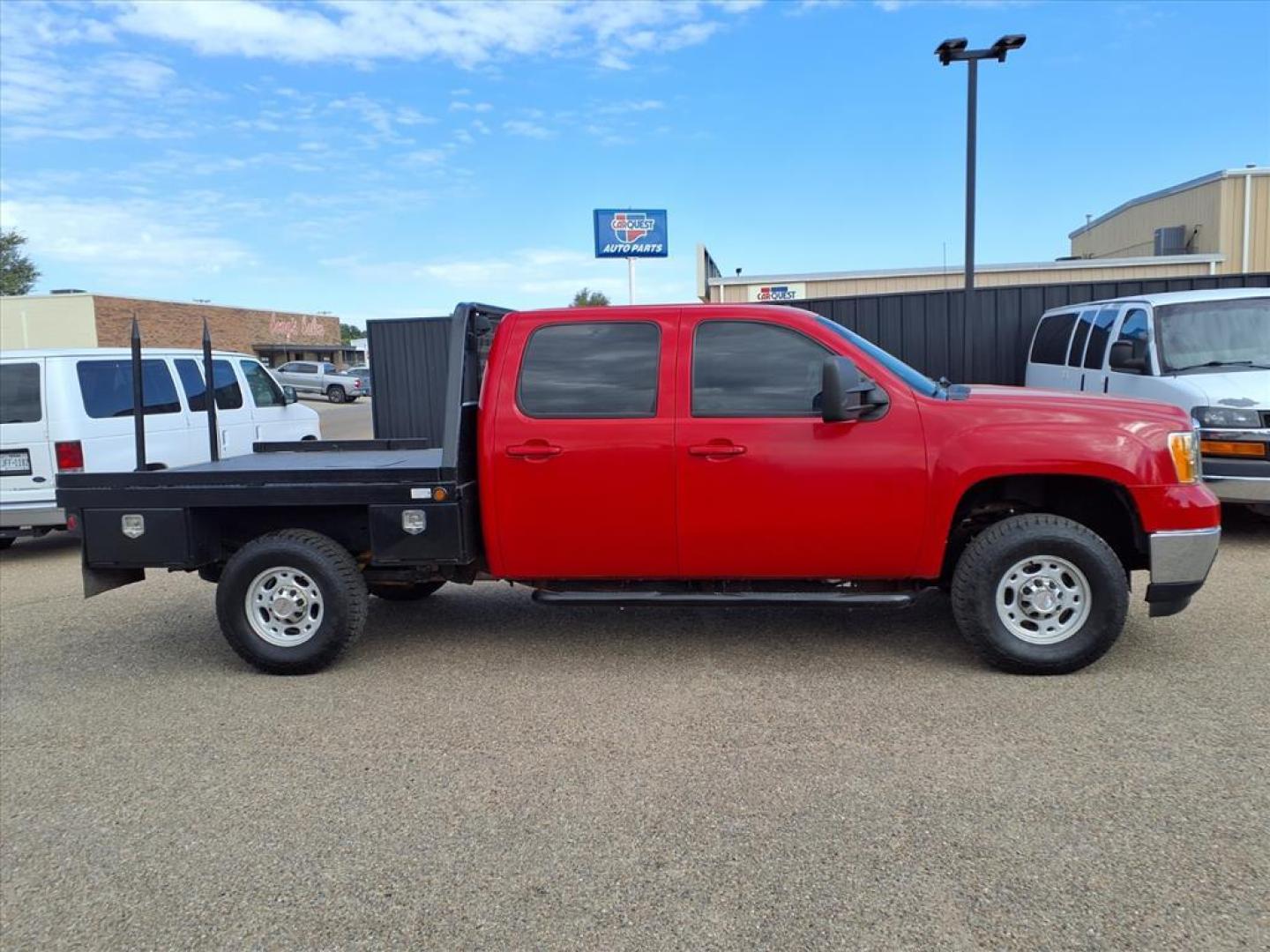 2007 Fire Red GMC Sierra 2500HD SLT (1GTHK23687F) with an 6.6L Duramax 6.6L Turbo Diesel V8 365hp 660ft. lbs. Direct Injection engine, 6-Speed Shiftable Automatic transmission, located at 1401 N. Hobart, Pampa, TX, 79065, (806) 665-9872, 35.549953, -100.975098 - Photo#2