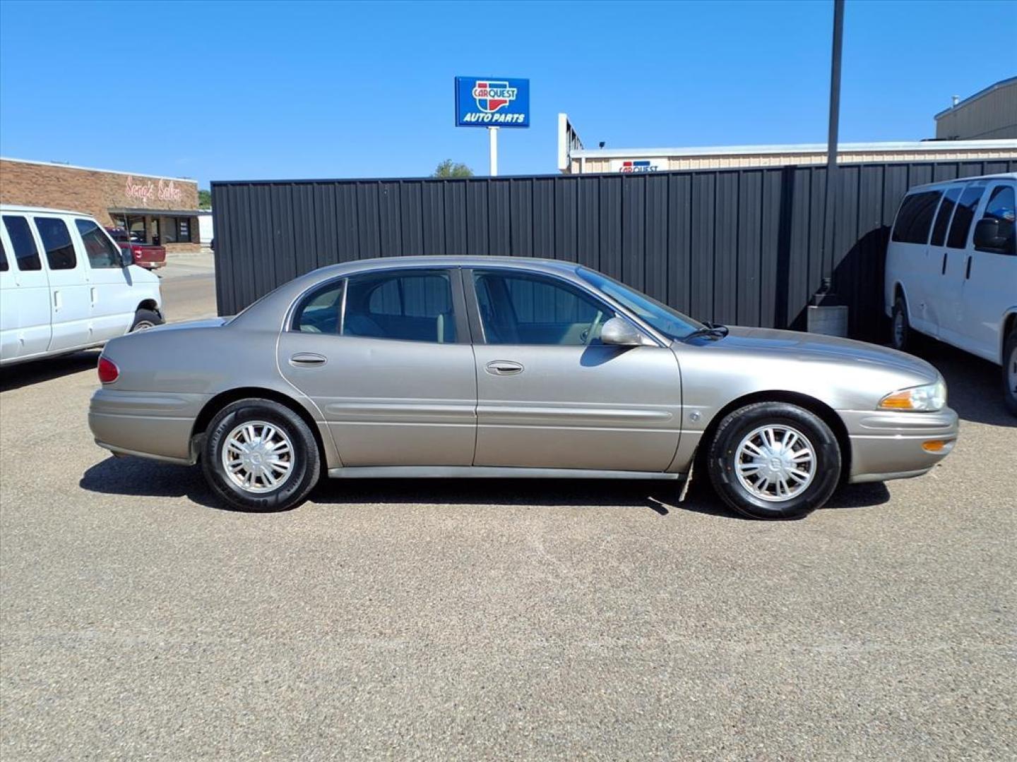 2003 Sterling Silver Metallic Buick LeSabre Limited (1G4HR54K53U) with an 3.8L 3.8L V6 205hp 230ft. lbs. Sequential Multiport Fuel Injection engine, 4-Speed Automatic transmission, located at 1401 N. Hobart, Pampa, TX, 79065, (806) 665-9872, 35.549953, -100.975098 - Photo#2
