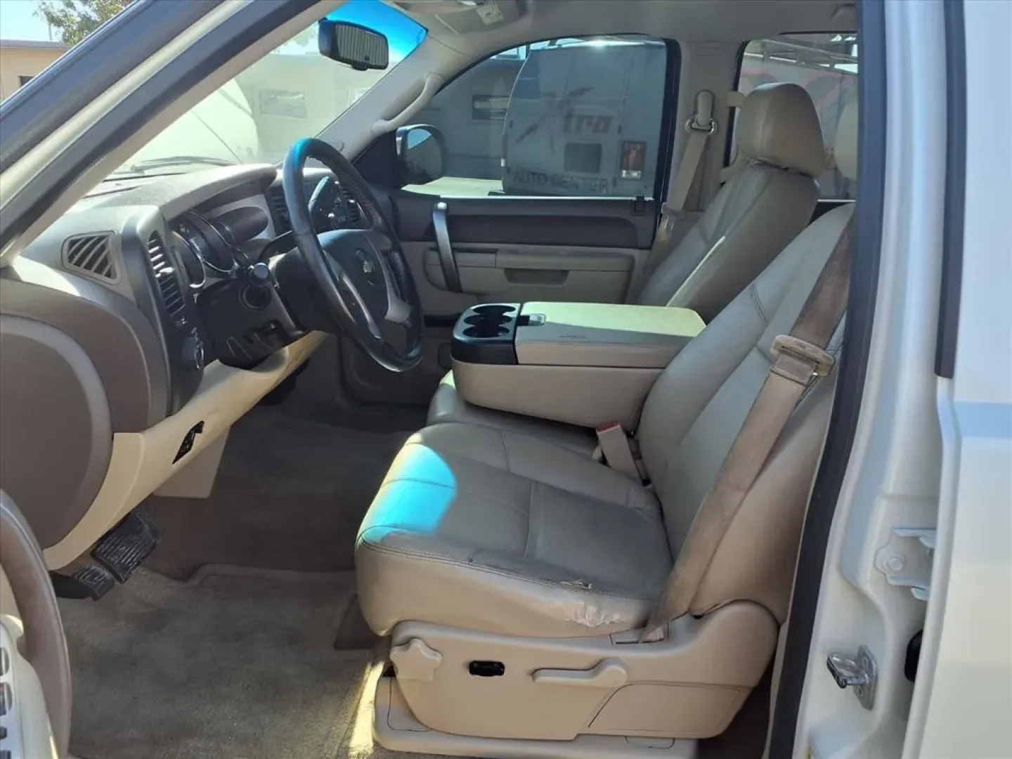 2013 Chevrolet SILVERADO 1500 LT (3GCPCSE01DG) with an 5.3L engine, Automatic transmission, located at 1401 N. Hobart, Pampa, TX, 79065, (806) 665-9872, 35.549953, -100.975098 - Elevate your lifestyle with the perfect blend of power and comfort: meet the 2013 Chevrolet Silverado 1500 LT Crew Cab 2WD, now available at Xtra Auto Center in Pampa, TX. Imagine cruising down the open road or tackling tough job sites with a reliable truck that meets all your needs. Whether you're - Photo#11