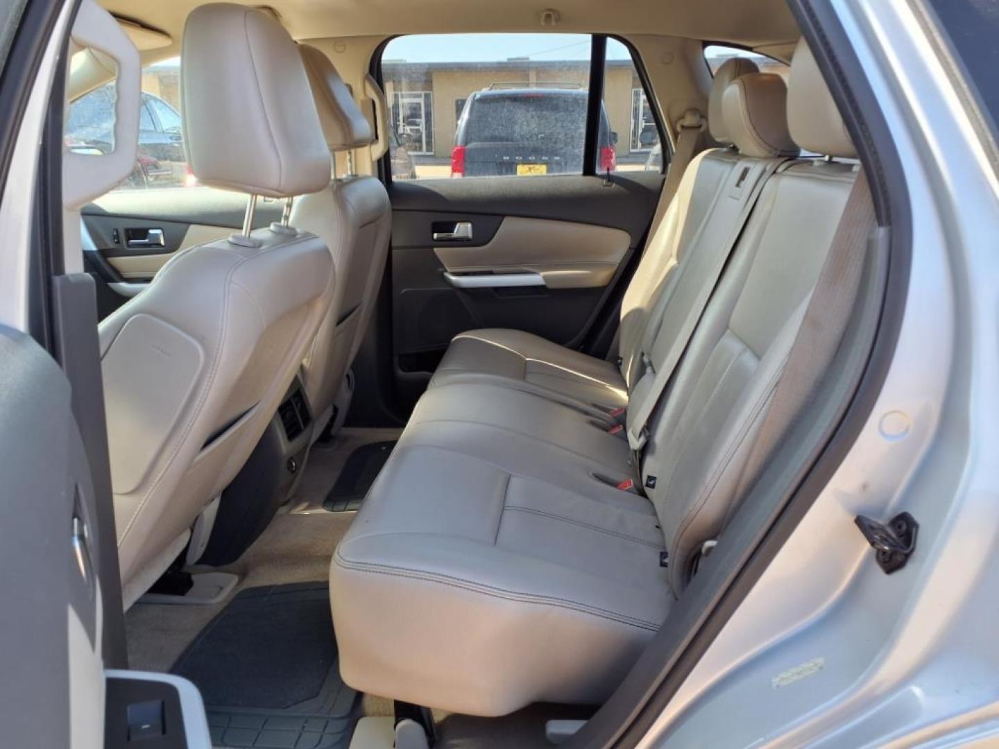 2011 Ingot Silver Metallic Ux Ford Edge Limited (2FMDK3KCXBB) with an 3.5L 3.5L V6 285hp 253ft. lbs. Sequential Multiport Fuel Injection engine, 6-Speed Shiftable Automatic transmission, located at 1401 N. Hobart, Pampa, TX, 79065, (806) 665-9872, 35.549953, -100.975098 - Photo#12