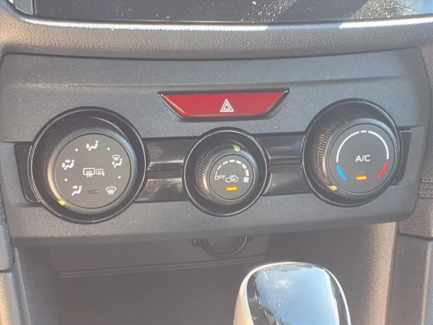 2019 Subaru CROSSTREK PREMIUM (JF2GTAEC3K8) with an 2.0L engine, CVT transmission, located at 1401 N. Hobart, Pampa, TX, 79065, (806) 665-9872, 35.549953, -100.975098 - Adventure awaits with this 2019 Subaru Crosstrek 2.0i Premium CVT, the perfect companion for weekend getaways or daily commutes in beautiful Pampa, TX! With its stylish silver exterior and rugged all-wheel-drive capabilities, this SUV is built to conquer both urban streets and off-road trails, makin - Photo#9