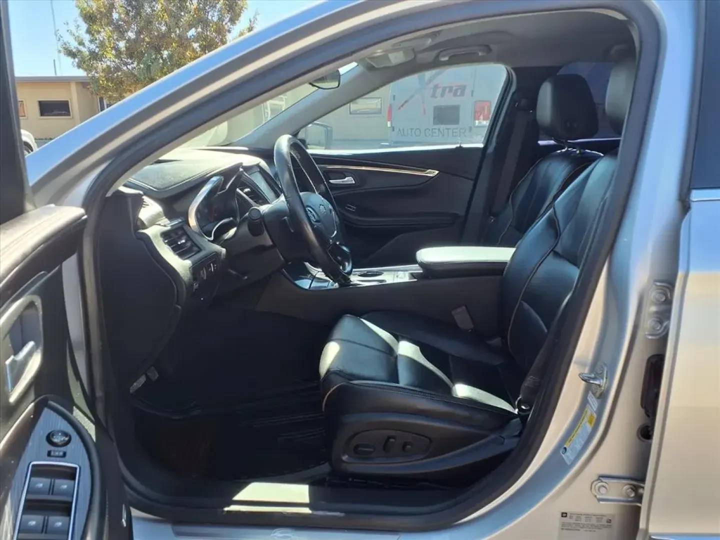 2018 Chevrolet Impala PREMIER (2G1125S33J9) with an 3.6L engine, Automatic transmission, located at 1401 N. Hobart, Pampa, TX, 79065, (806) 665-9872, 35.549953, -100.975098 - **Elevate Your Daily Drive with the 2018 Chevrolet Impala Premier Perfect for Commuters and Families Alike!**<br /> <br /> Are you in search of a reliable sedan that balances style, comfort, and performance for your daily commute or family outings? Look no further! The 2018 Chevrolet Impala Premier - Photo#10