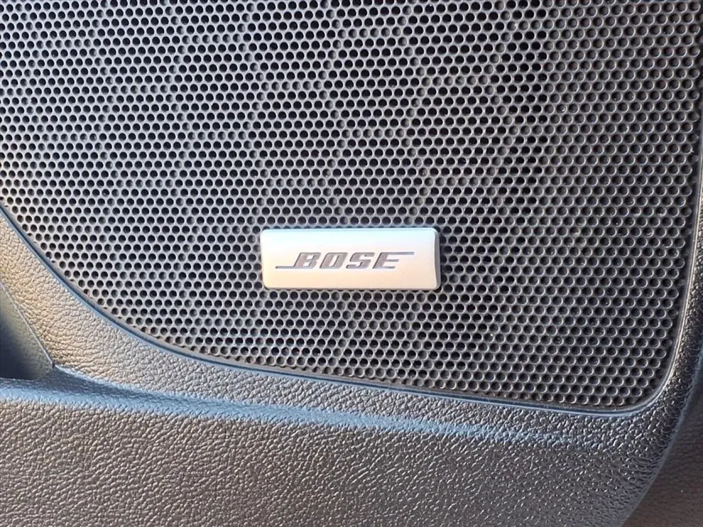 2018 Chevrolet Impala Premier (2G1125S33J9) with an Other engine, Automatic transmission, located at 1401 N. Hobart, Pampa, TX, 79065, (806) 665-9872, 35.549953, -100.975098 - **Elevate Your Daily Drive with the 2018 Chevrolet Impala Premier Perfect for Commuters and Families Alike!**<br /> <br /> Are you in search of a reliable sedan that balances style, comfort, and performance for your daily commute or family outings? Look no further! The 2018 Chevrolet Impala Premier - Photo#6