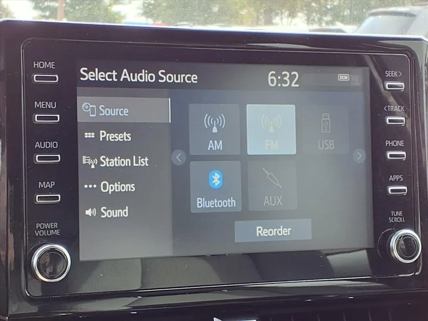 2019 Toyota COROLLA SE (JTNK4RBE1K3) with an 2.0L engine, CVT transmission, located at 1401 N. Hobart, Pampa, TX, 79065, (806) 665-9872, 35.549953, -100.975098 - **Discover Your Next Adventure with the 2019 Toyota Corolla XLE Tailored for Your Lifestyle!**<br /> <br /> Whether you're navigating the bustling streets of Pampa, TX, heading out on a family road trip, or commuting to work, the 2019 Toyota Corolla XLE is your reliable companion. Designed for thos - Photo#6