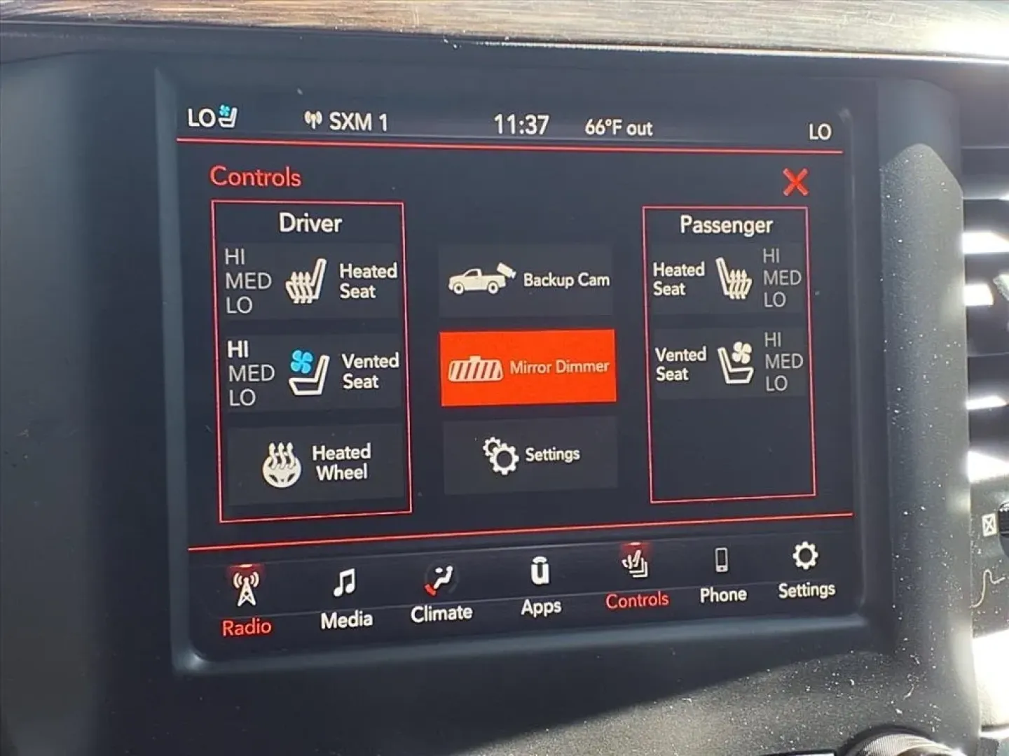 2019 Ram 1500 Laramie Crew Cab SWB 4WD (1C6SRFJT1KN) with an Other engine, located at 1401 N. Hobart, Pampa, TX, 79065, (806) 665-9872, 35.549953, -100.975098 - **Find Your Adventure with the 2019 Ram 1500 Laramie Crew Cab Perfect for Pampa, TX Families!**<br /> <br /> Are you ready to elevate your driving experience? The 2019 Ram 1500 Laramie Crew Cab is not just another truck; it's the ultimate companion for growing families, weekend adventurers, and tho - Photo#7