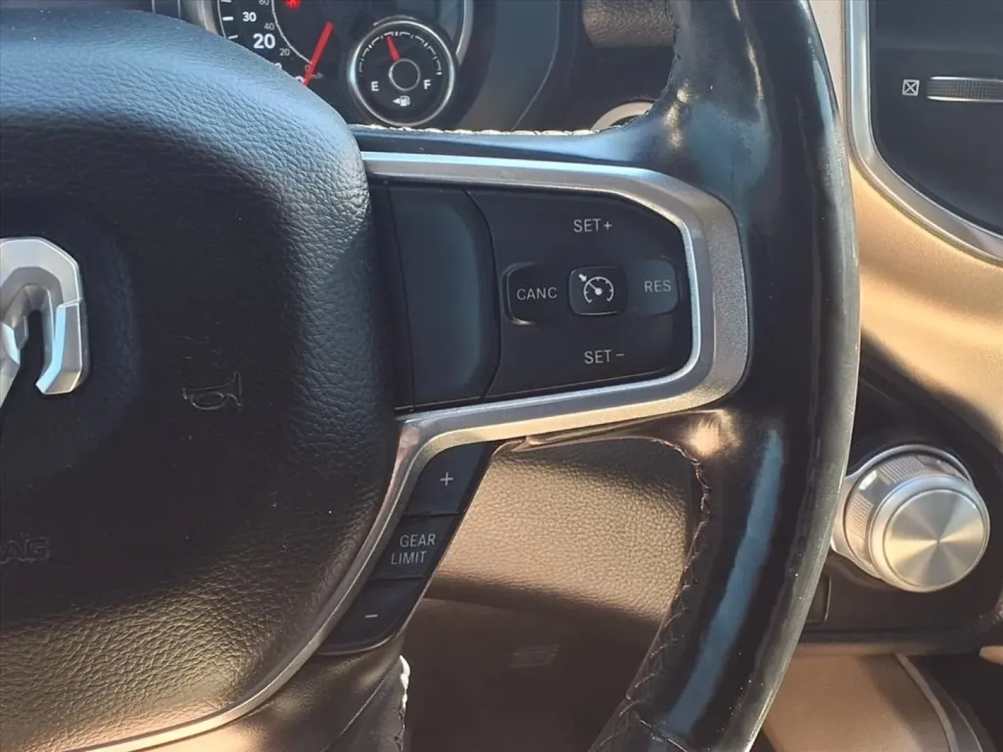 2019 Ram 1500 Laramie Crew Cab SWB 4WD (1C6SRFJT1KN) with an Other engine, located at 1401 N. Hobart, Pampa, TX, 79065, (806) 665-9872, 35.549953, -100.975098 - **Find Your Adventure with the 2019 Ram 1500 Laramie Crew Cab Perfect for Pampa, TX Families!**<br /> <br /> Are you ready to elevate your driving experience? The 2019 Ram 1500 Laramie Crew Cab is not just another truck; it's the ultimate companion for growing families, weekend adventurers, and tho - Photo#9