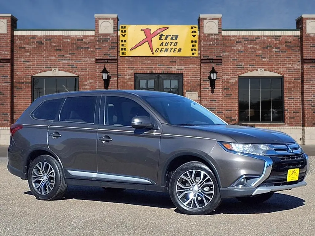 photo of 2016 Mitsubishi Outlander SE 2WD