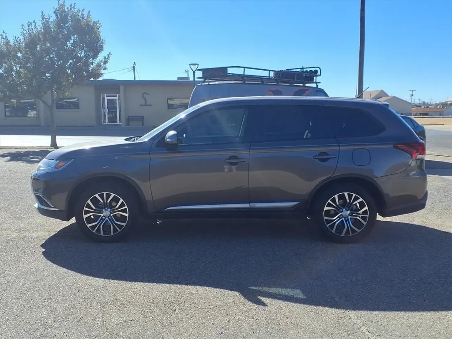 2016 Mitsubishi Outlander SE 2WD (JA4AD3A3XGZ) with an Other engine, located at 1401 N. Hobart, Pampa, TX, 79065, (806) 665-9872, 35.549953, -100.975098 - Are you searching for the perfect SUV that can handle everything from family outings to daily commutes? Look no further than the 2016 Mitsubishi Outlander SE 2WD, now available at Xtra Auto Center in Pampa, TX! This versatile vehicle is designed to meet the diverse needs of modern drivers, making it - Photo#4