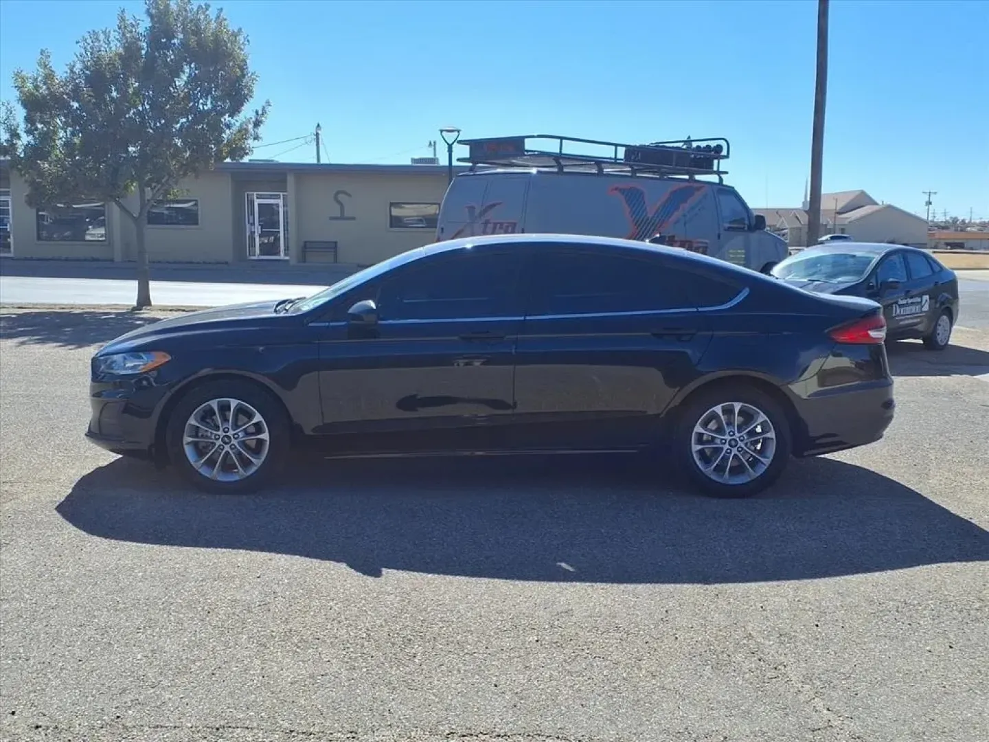 2019 Ford Fusion SE (3FA6P0H79KR) with an Other engine, located at 1401 N. Hobart, Pampa, TX, 79065, (806) 665-9872, 35.549953, -100.975098 - **Seize the Road with Confidence: 2019 Ford Fusion SE at Xtra Auto Center in Pampa, TX**<br /> <br /> Are you searching for a reliable and stylish vehicle that suits your daily commute or weekend adventures? Look no further than the 2019 Ford Fusion SE, available now at Xtra Auto Center! This sedan - Photo#4