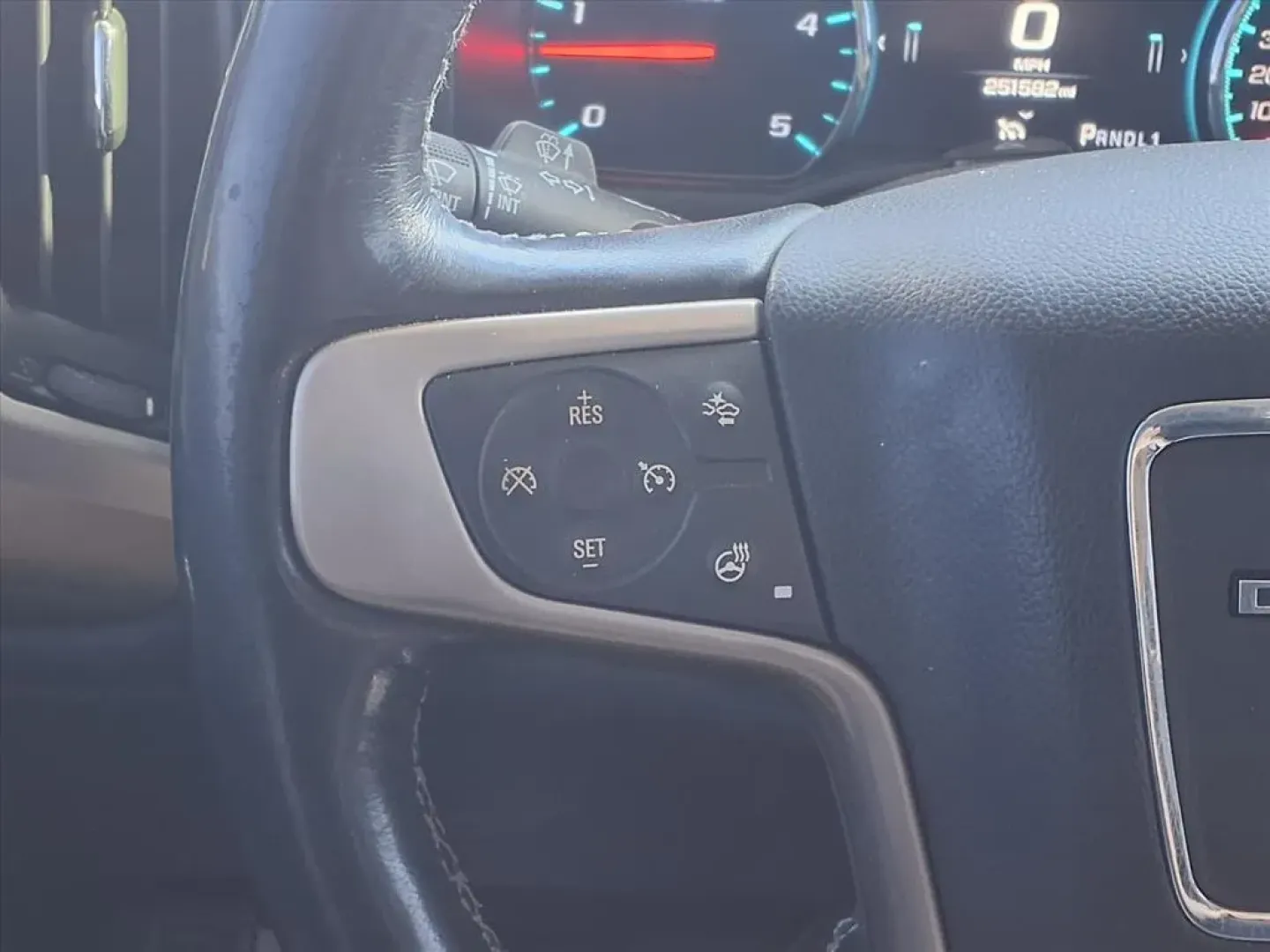 2018 GMC SIERRA 2500 DENALI (1GT12UEYXJF) with an 6.6L engine, Automatic transmission, located at 1401 N. Hobart, Pampa, TX, 79065, (806) 665-9872, 35.549953, -100.975098 - Elevate your lifestyle with the perfect blend of power, comfort, and versatility with this stunning 2018 GMC Sierra 2500HD Denali Crew Cab 4WD, available now at Xtra Auto Center, your trusted Buy Here Pay Here dealership in Pampa, TX. This rugged yet refined truck is designed to meet the needs of bo - Photo#9